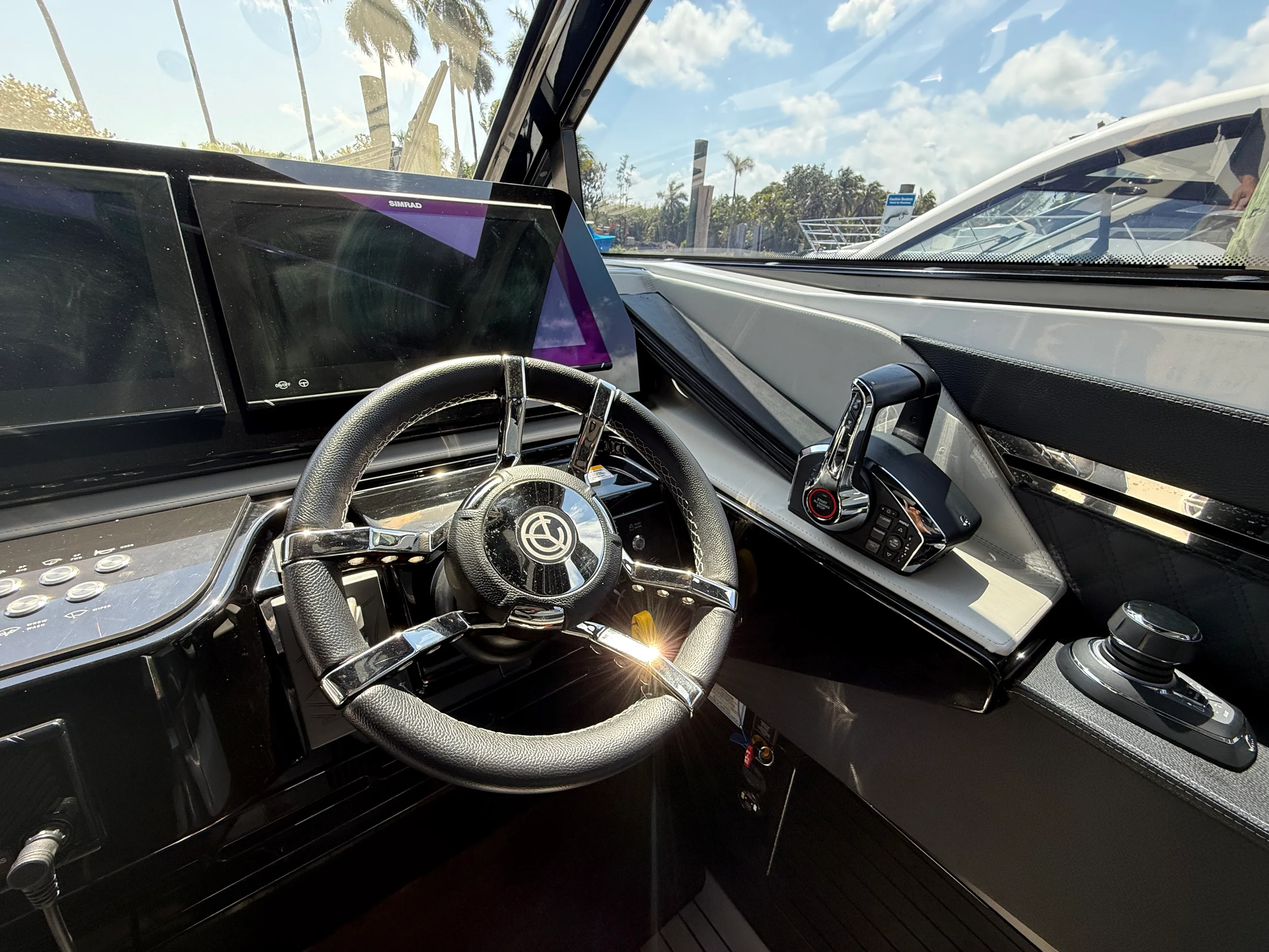 2024 Cruisers Yachts 50 GLS Outboard Image Thumbnail #22