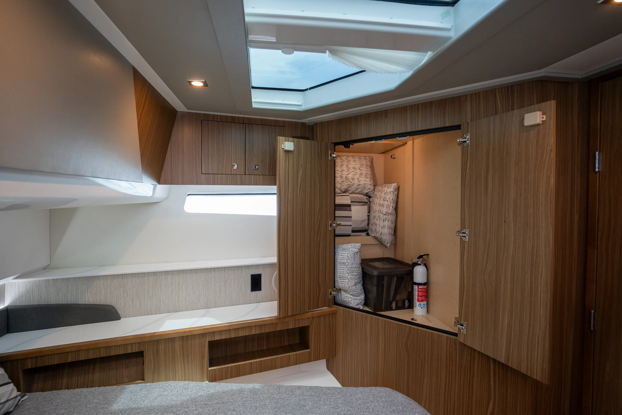 2024 Cruisers Yachts
                                                             50 GLS Image Thumbnail #10