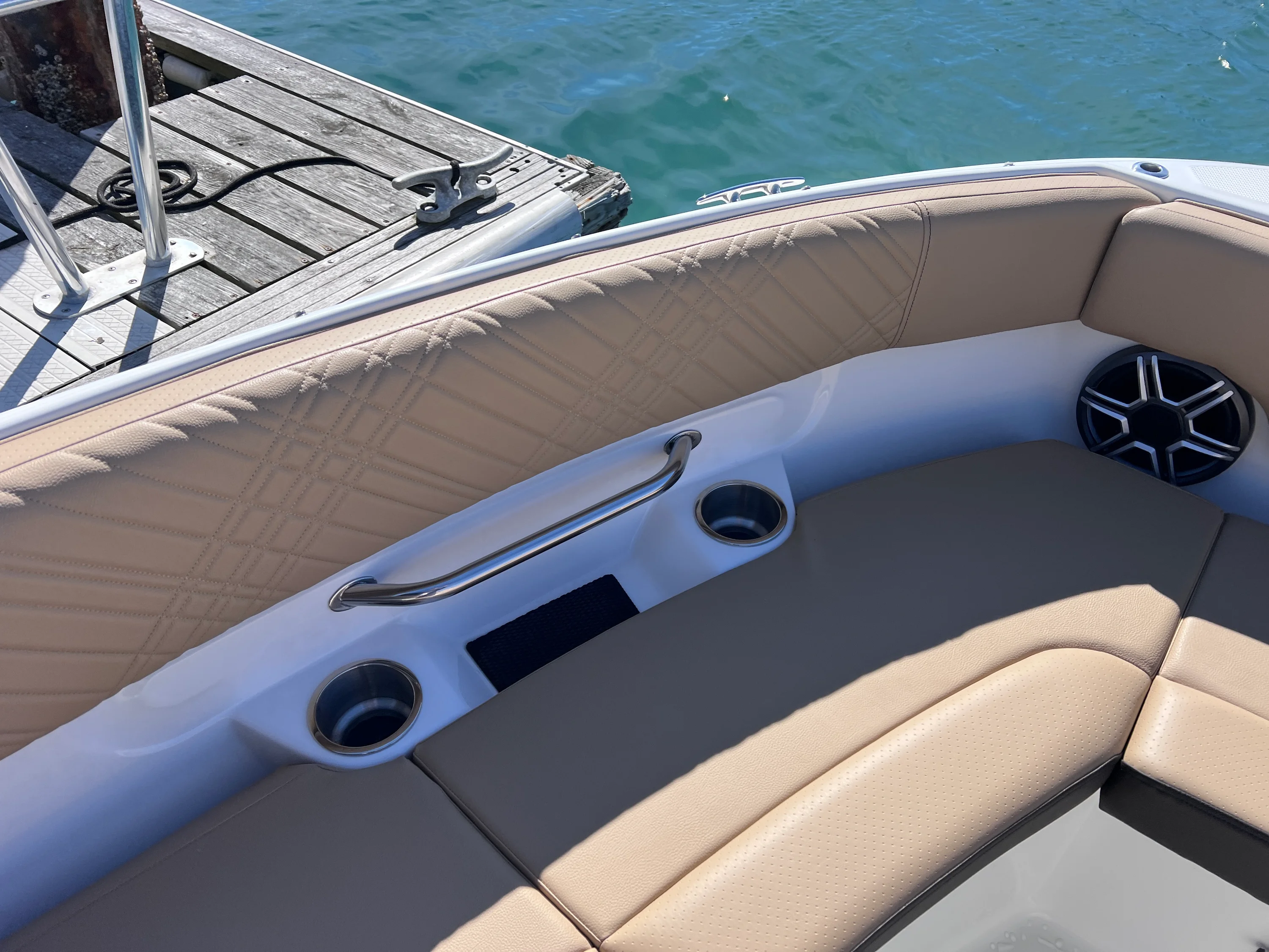 2026 Sea Ray SDX 230 Outboard Image Thumbnail #21