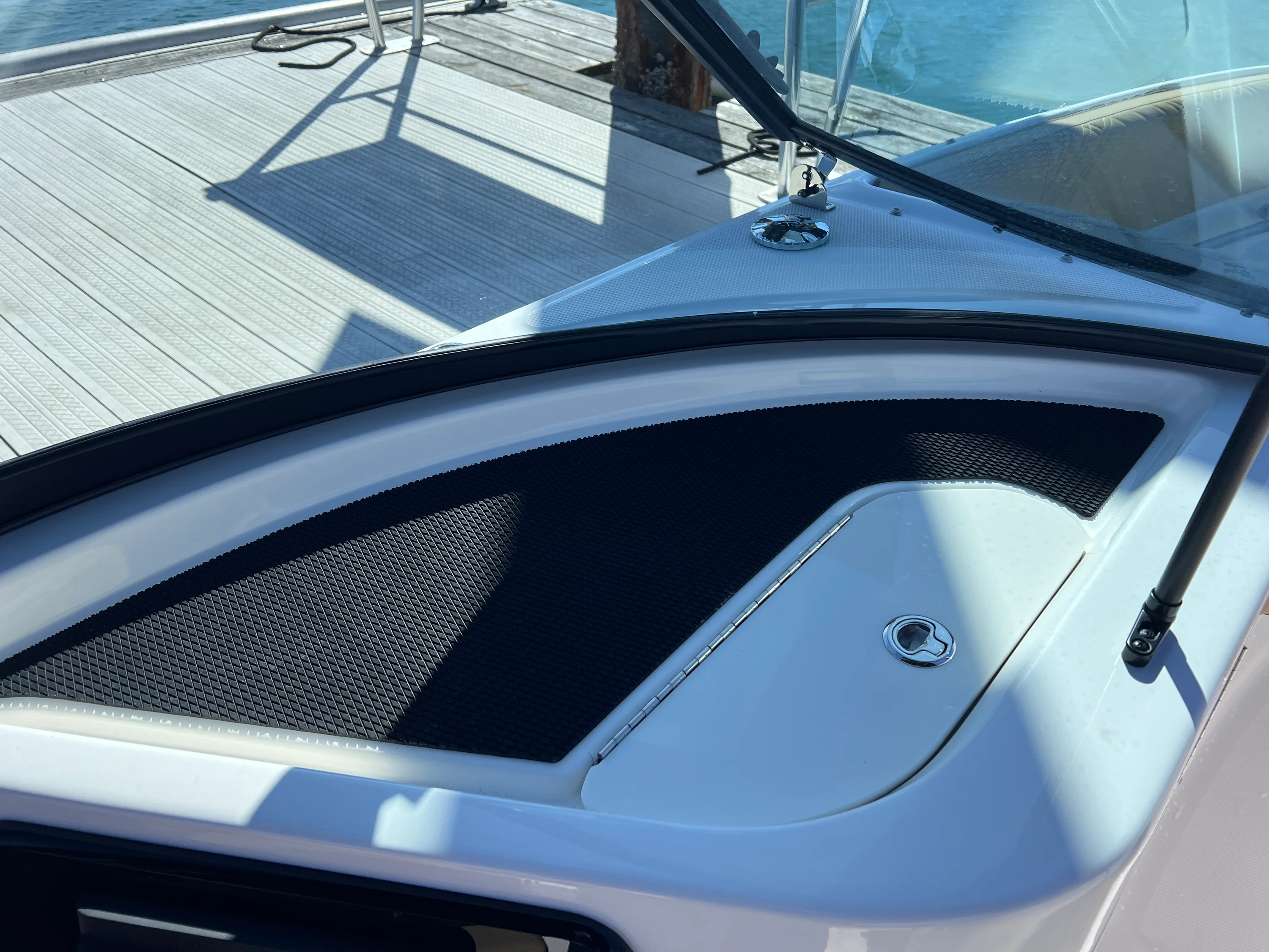 2026 Sea Ray SDX 230 Outboard Image Thumbnail #19