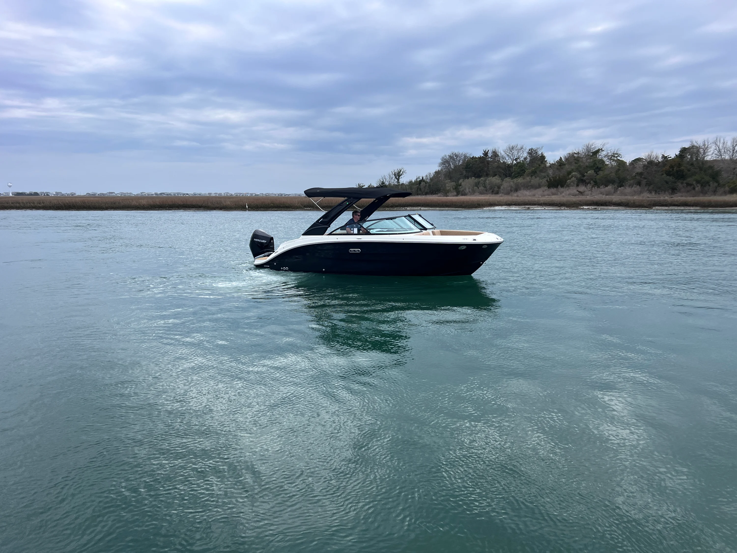 2026 Sea Ray SDX 230 Outboard Image Thumbnail #1