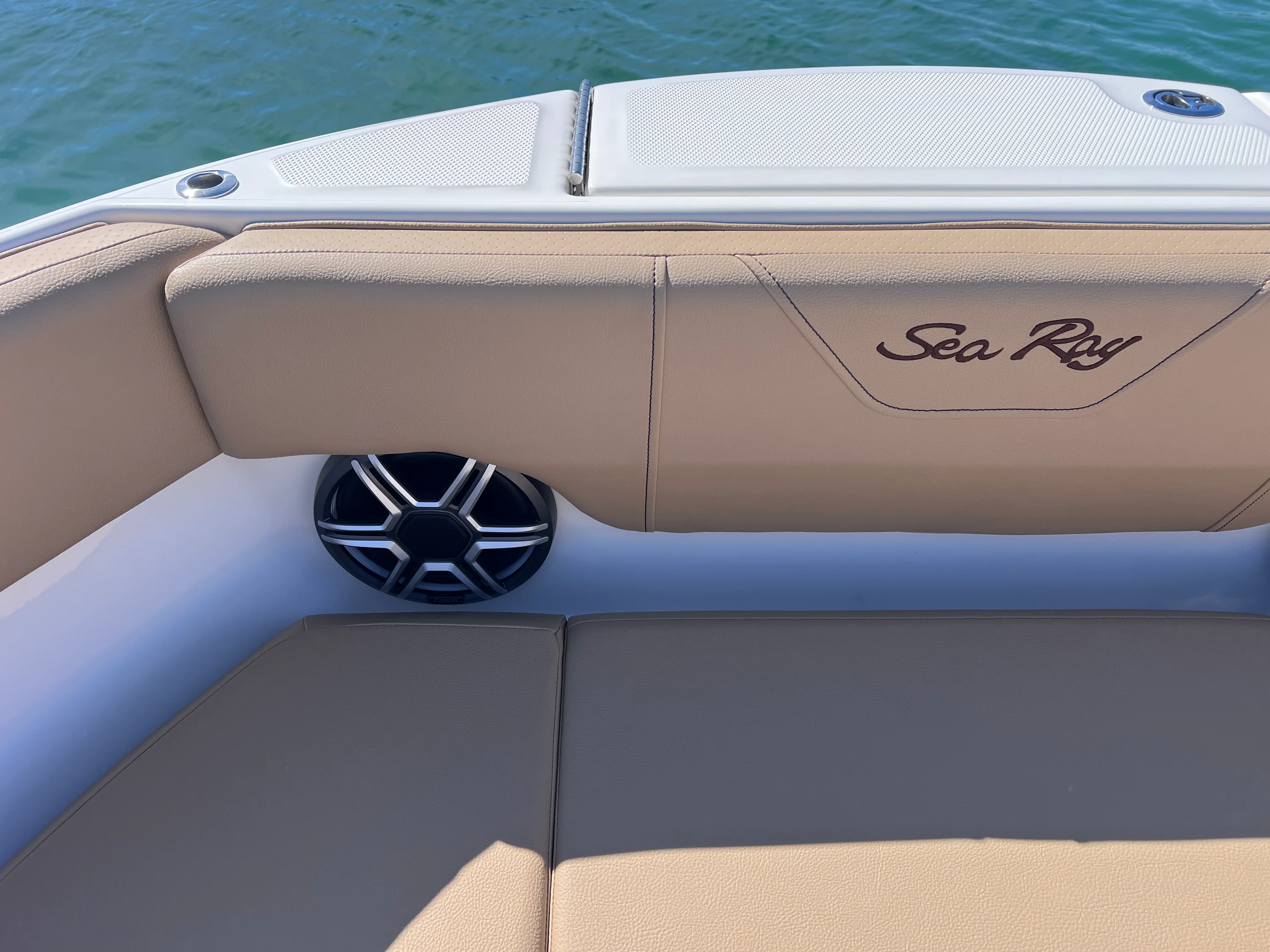 2026 Sea Ray SDX 230 Outboard Image Thumbnail #22