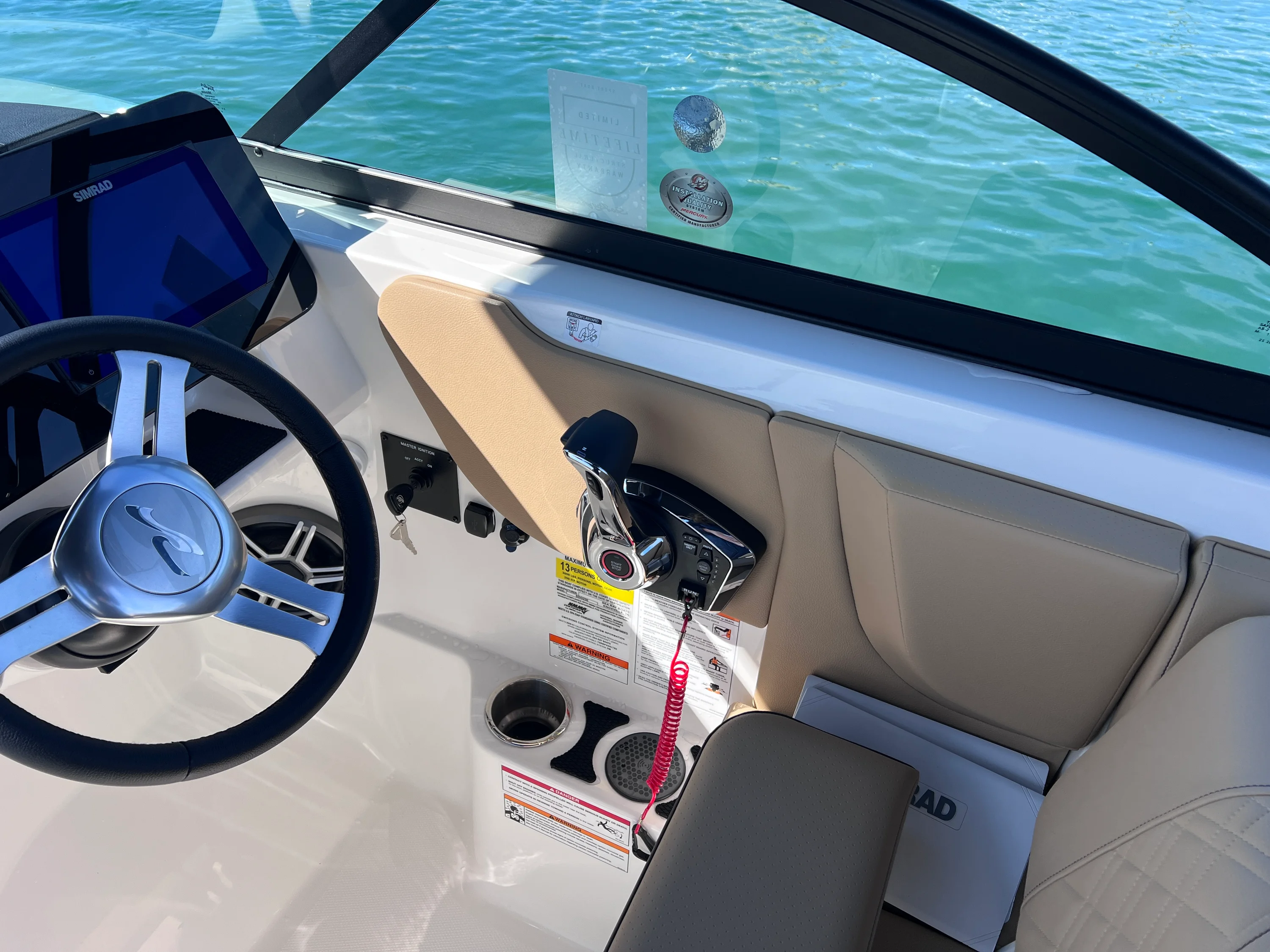 2026 Sea Ray SDX 230 Outboard Image Thumbnail #17