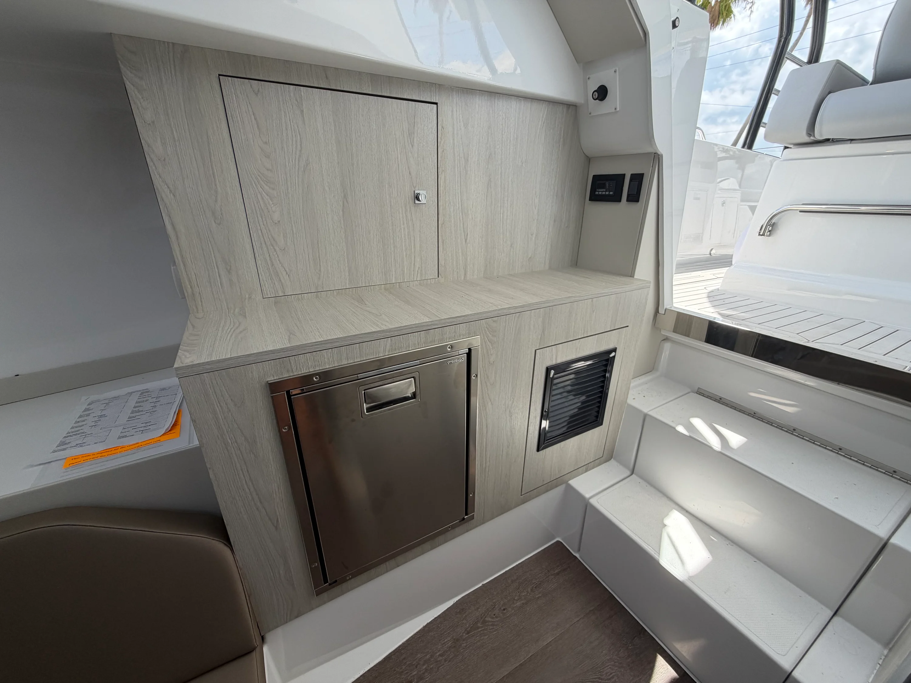 2026 Cruisers Yachts 38 VTR Image Thumbnail #23