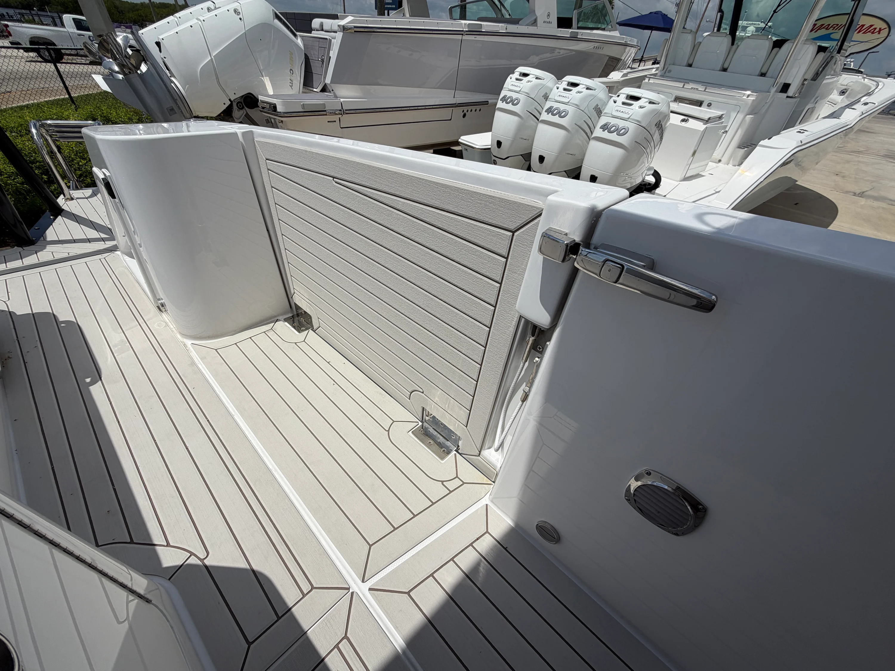 2026 Cruisers Yachts 38 VTR Image Thumbnail #28