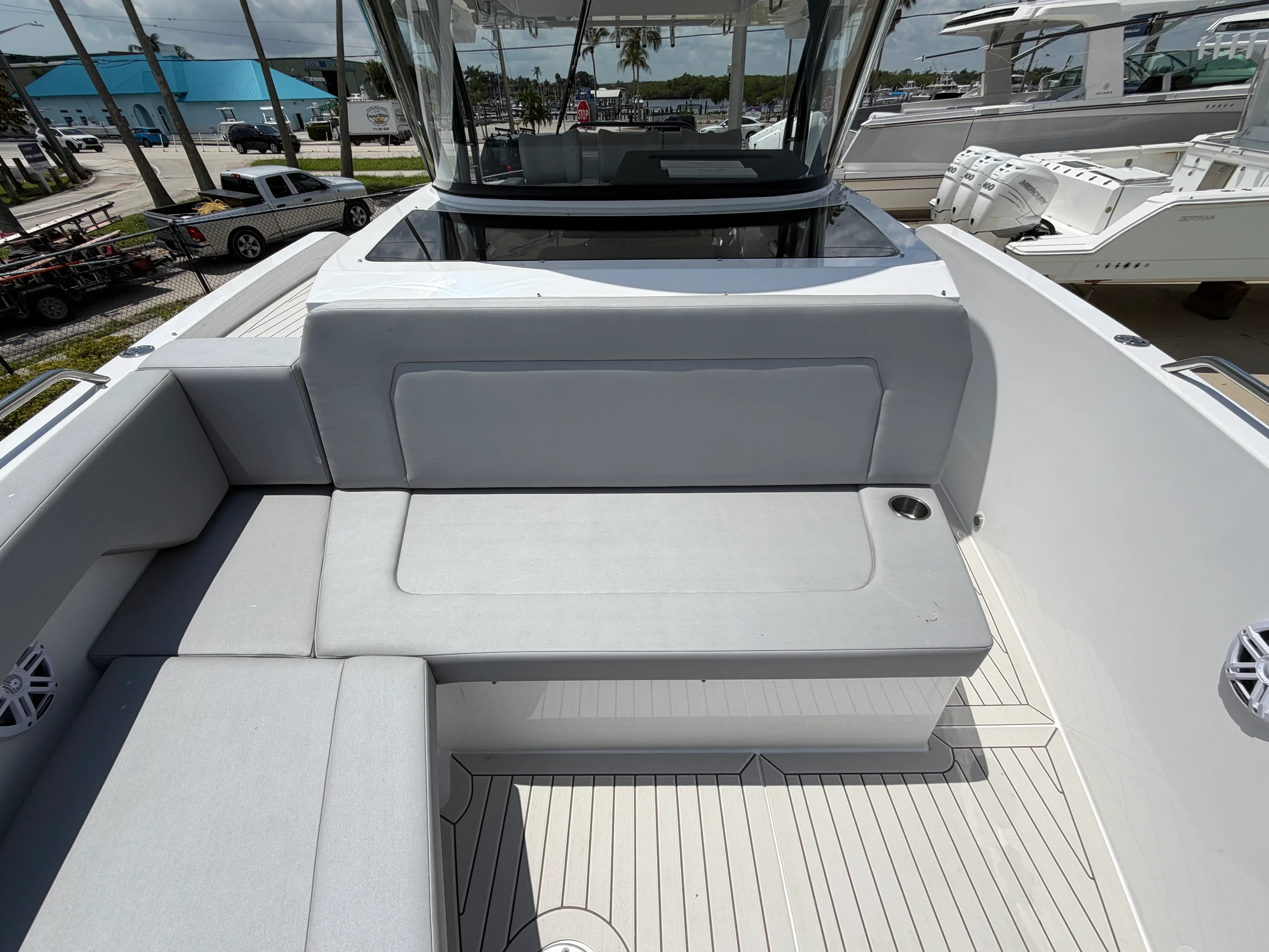 2026 Cruisers Yachts 38 VTR Image Thumbnail #19