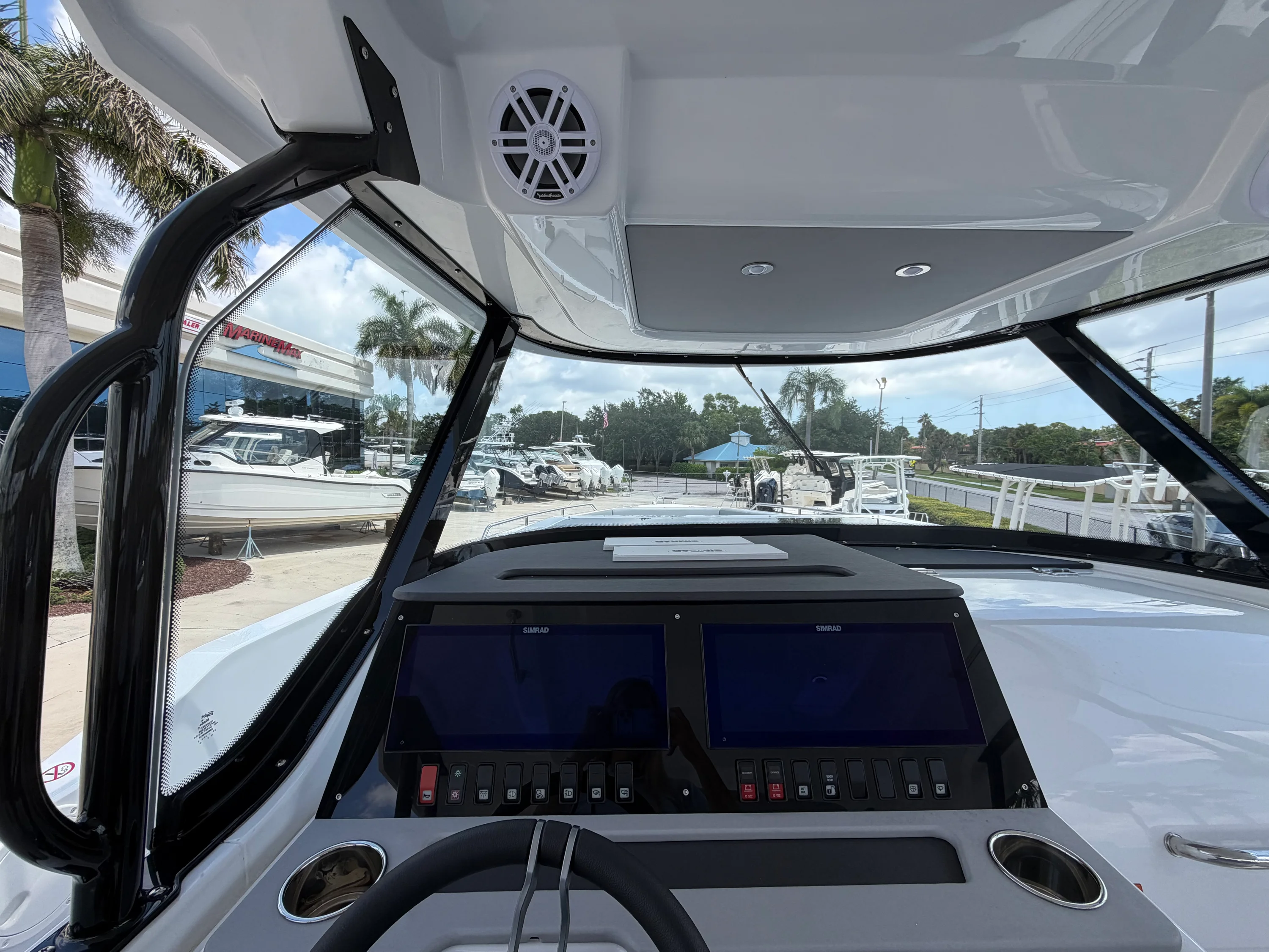 2026 Cruisers Yachts 38 VTR Image Thumbnail #12