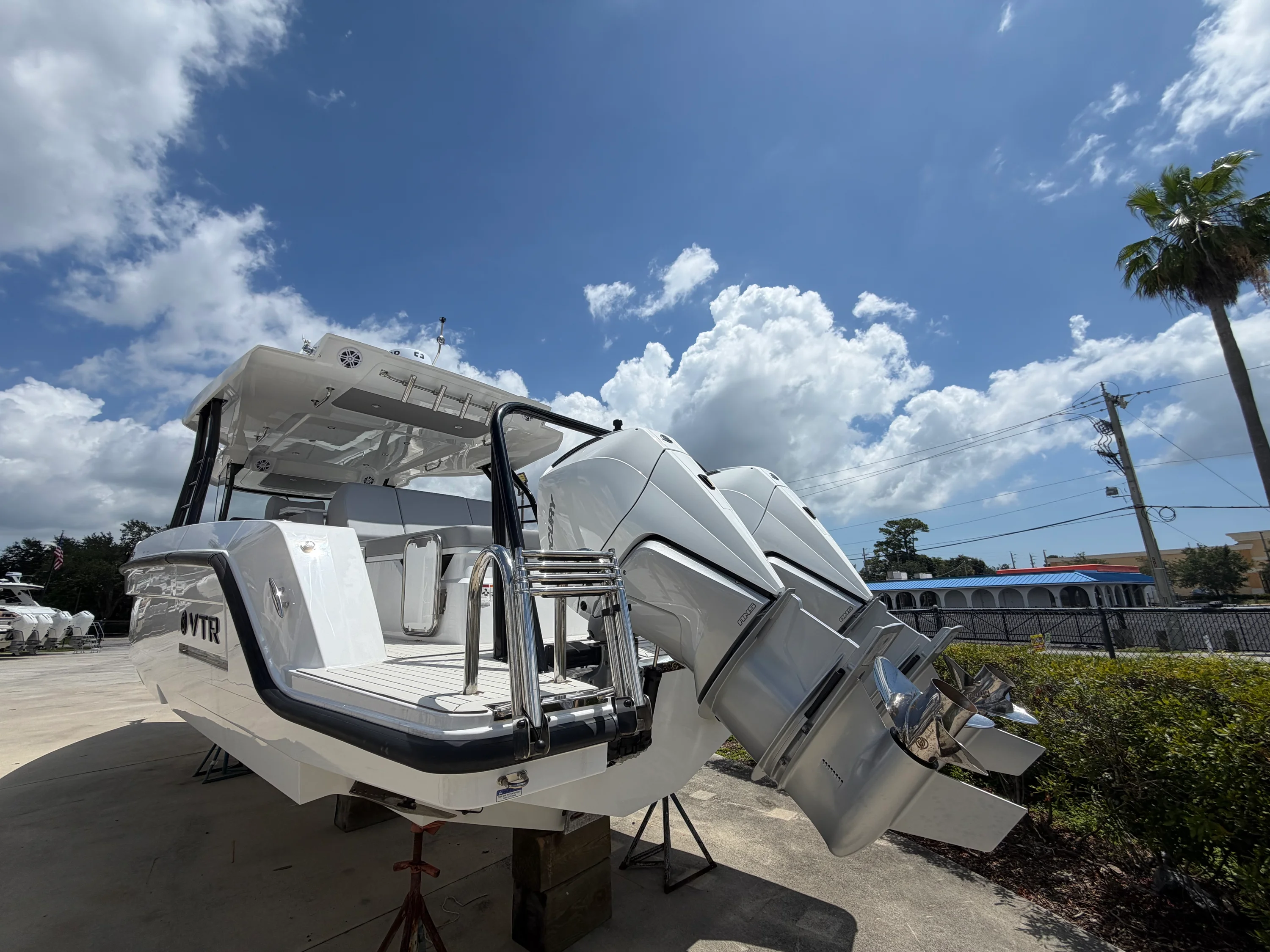 2026 Cruisers Yachts 38 VTR Image Thumbnail #2