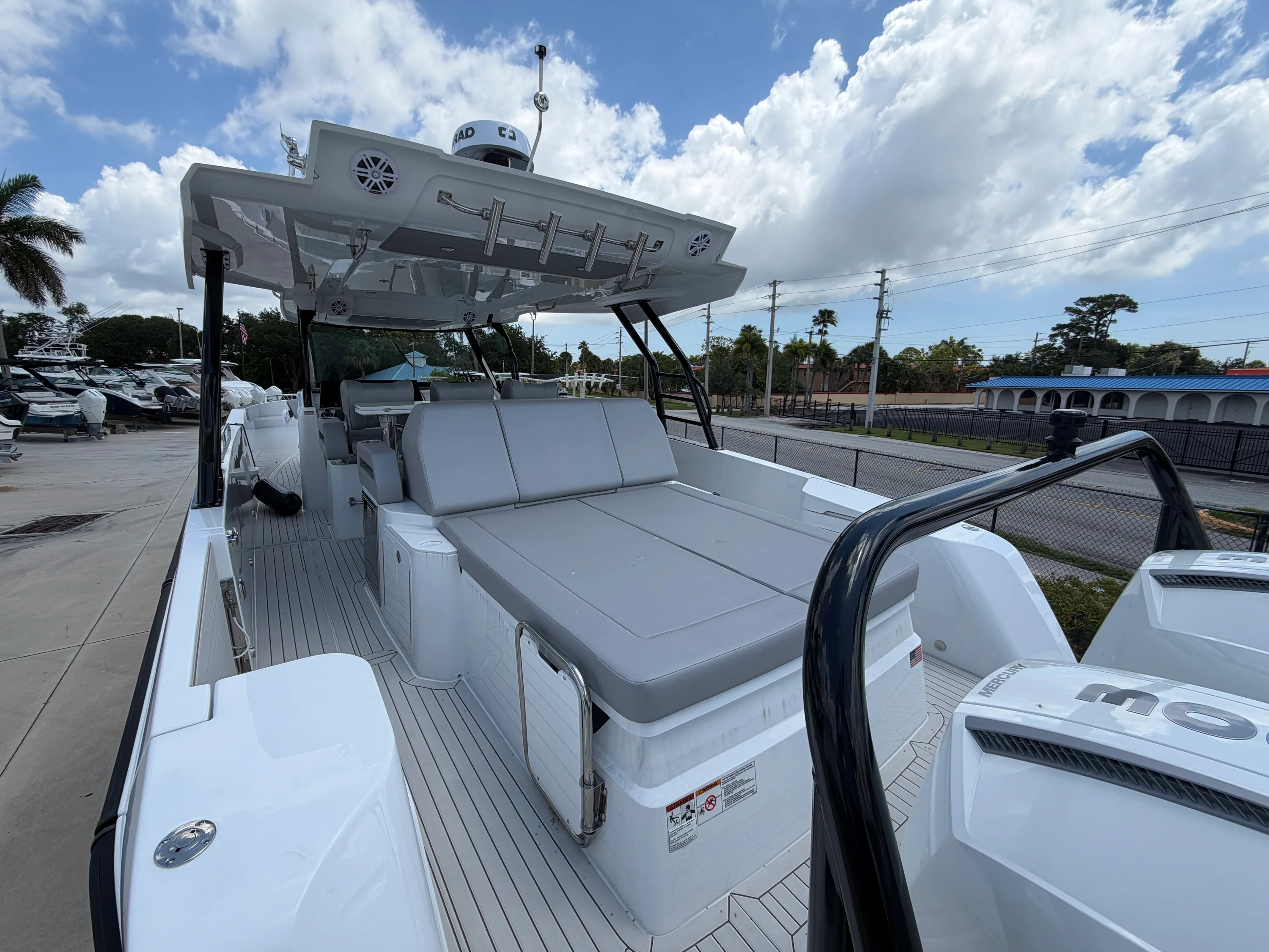 2026 Cruisers Yachts 38 VTR Image Thumbnail #3