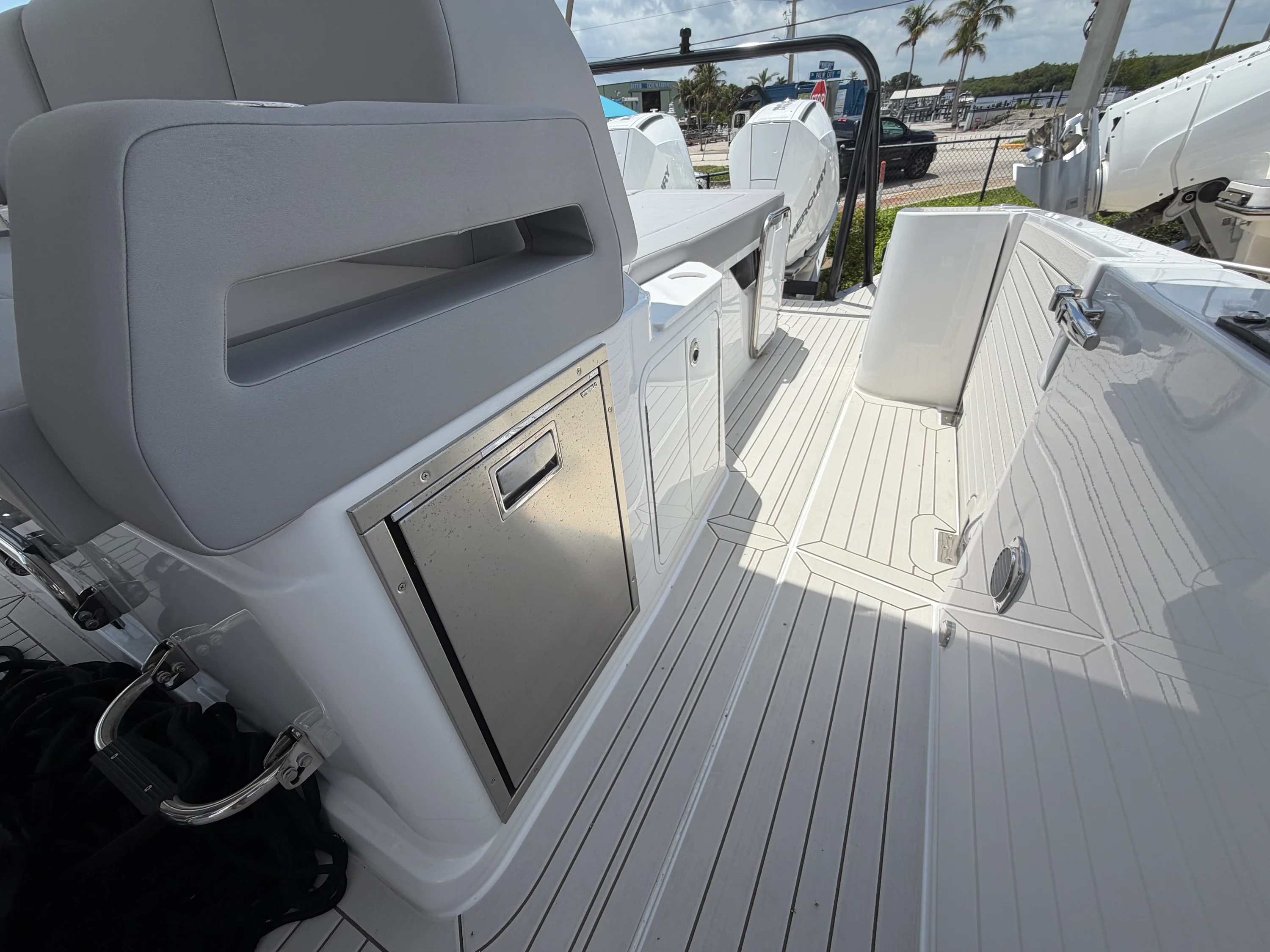 2026 Cruisers Yachts 38 VTR Image Thumbnail #27
