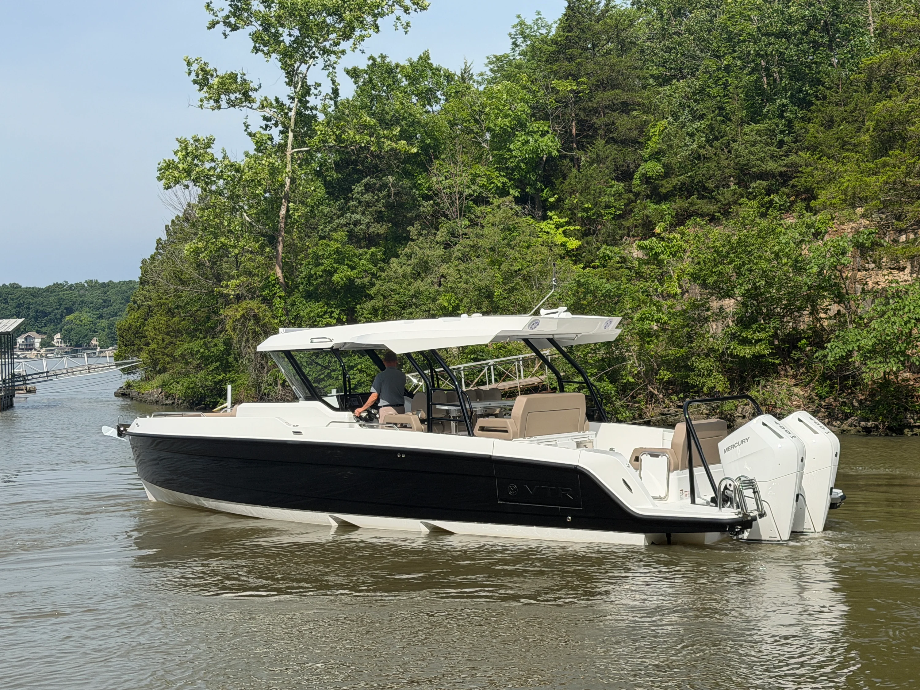 2026 Cruisers Yachts 38 VTR Image Thumbnail #5