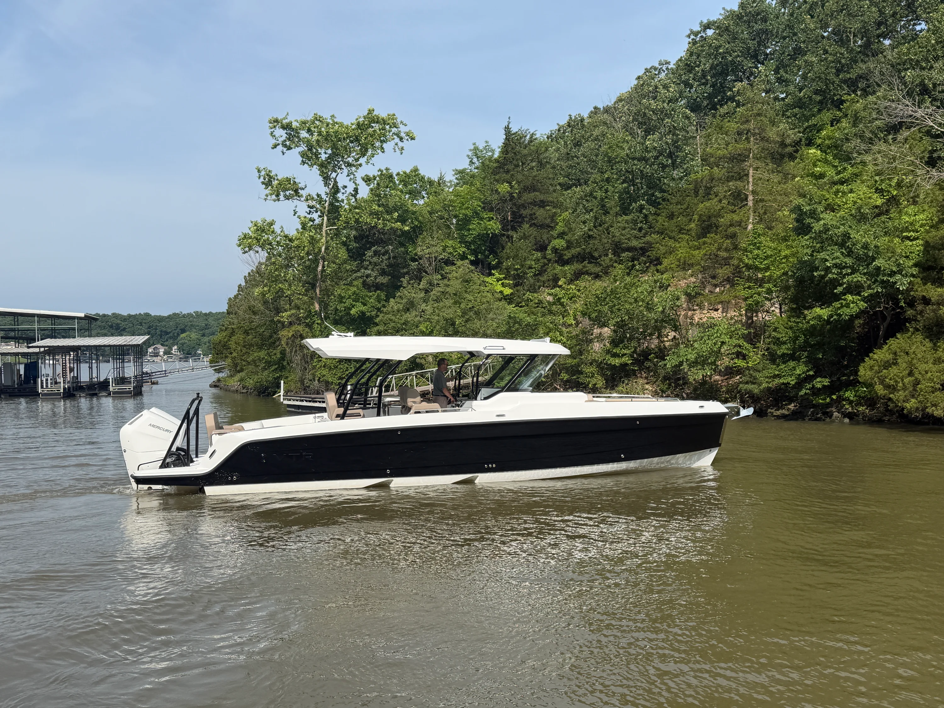 2026 Cruisers Yachts 38 VTR Image Thumbnail #1