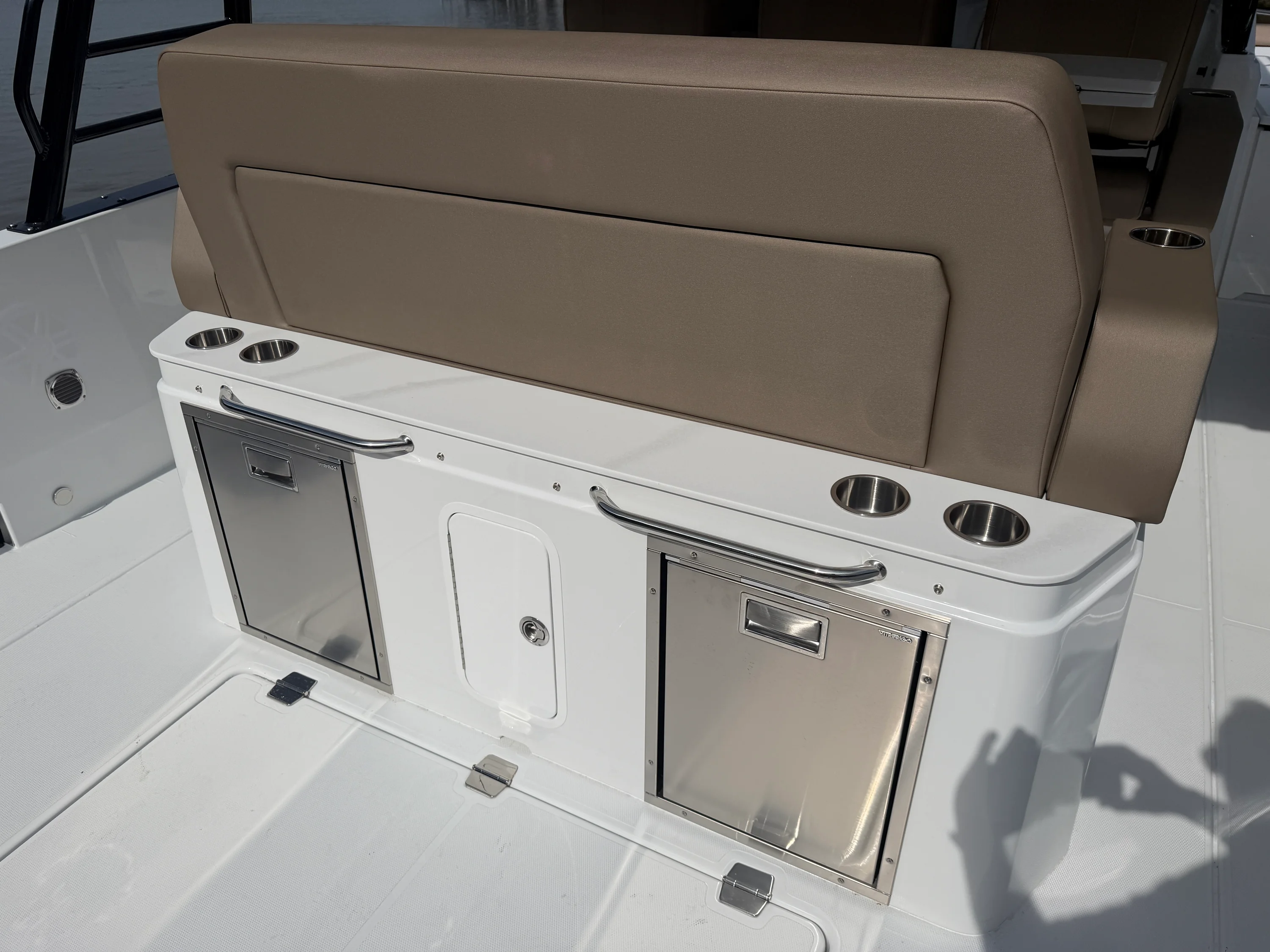 2026 Cruisers Yachts 38 VTR Image Thumbnail #11