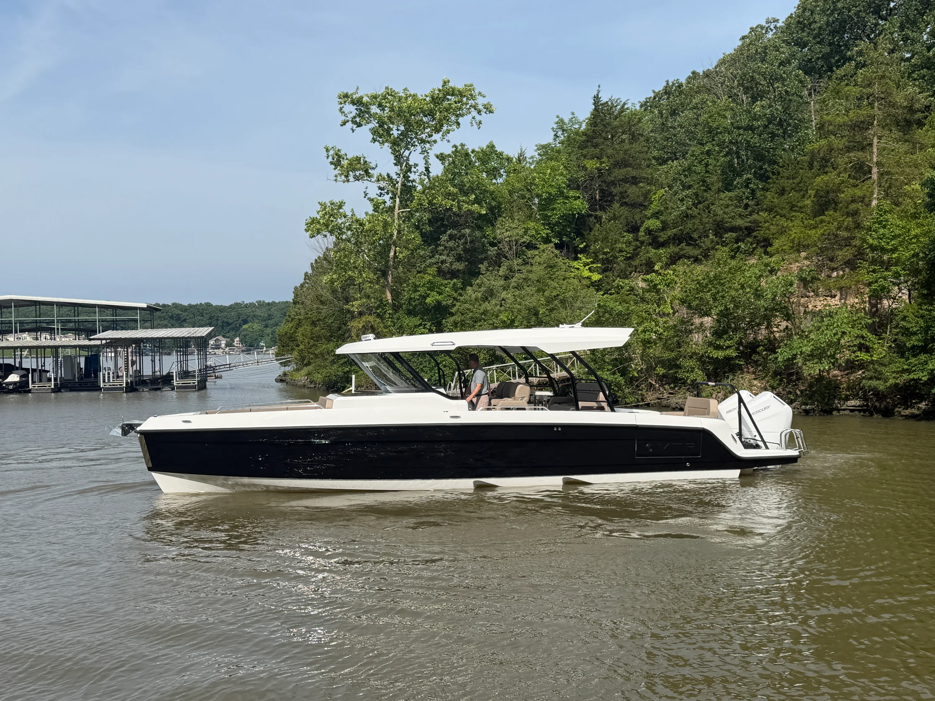 2026 Cruisers Yachts 38 VTR Image Thumbnail #0