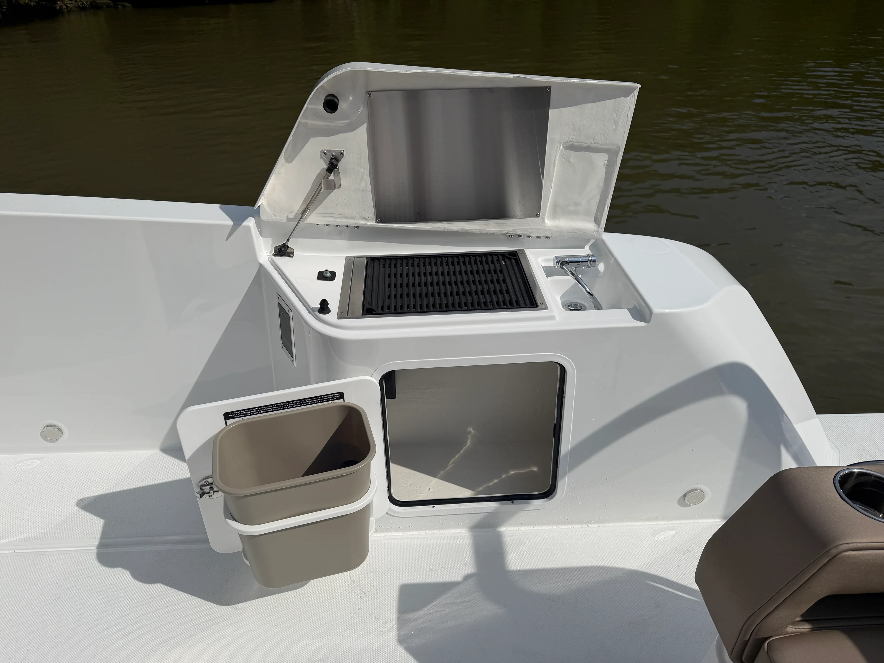 2026 Cruisers Yachts 38 VTR Image Thumbnail #14
