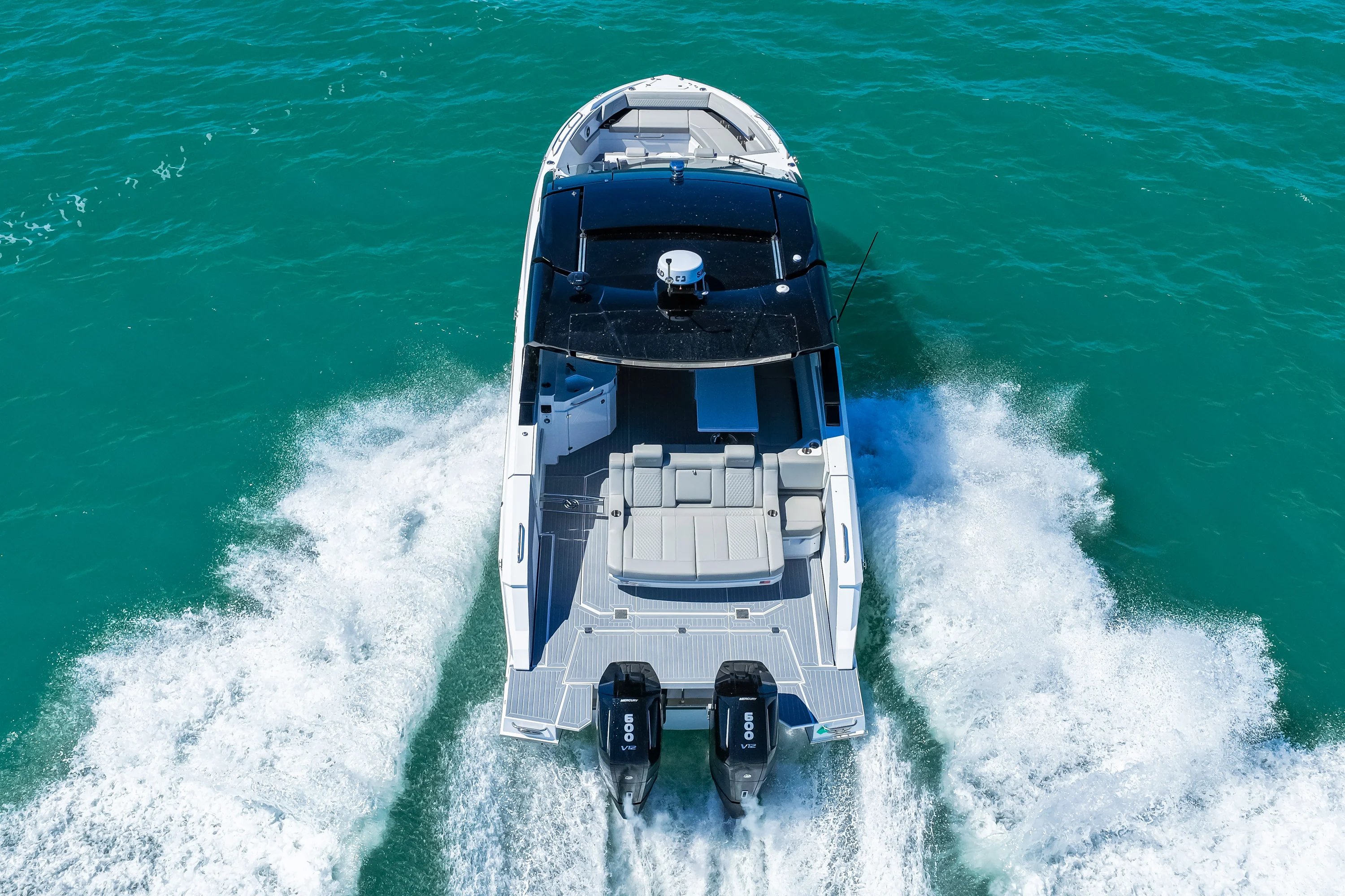 2026 Cruisers Yachts 42 GLS Outboard Image Thumbnail #39