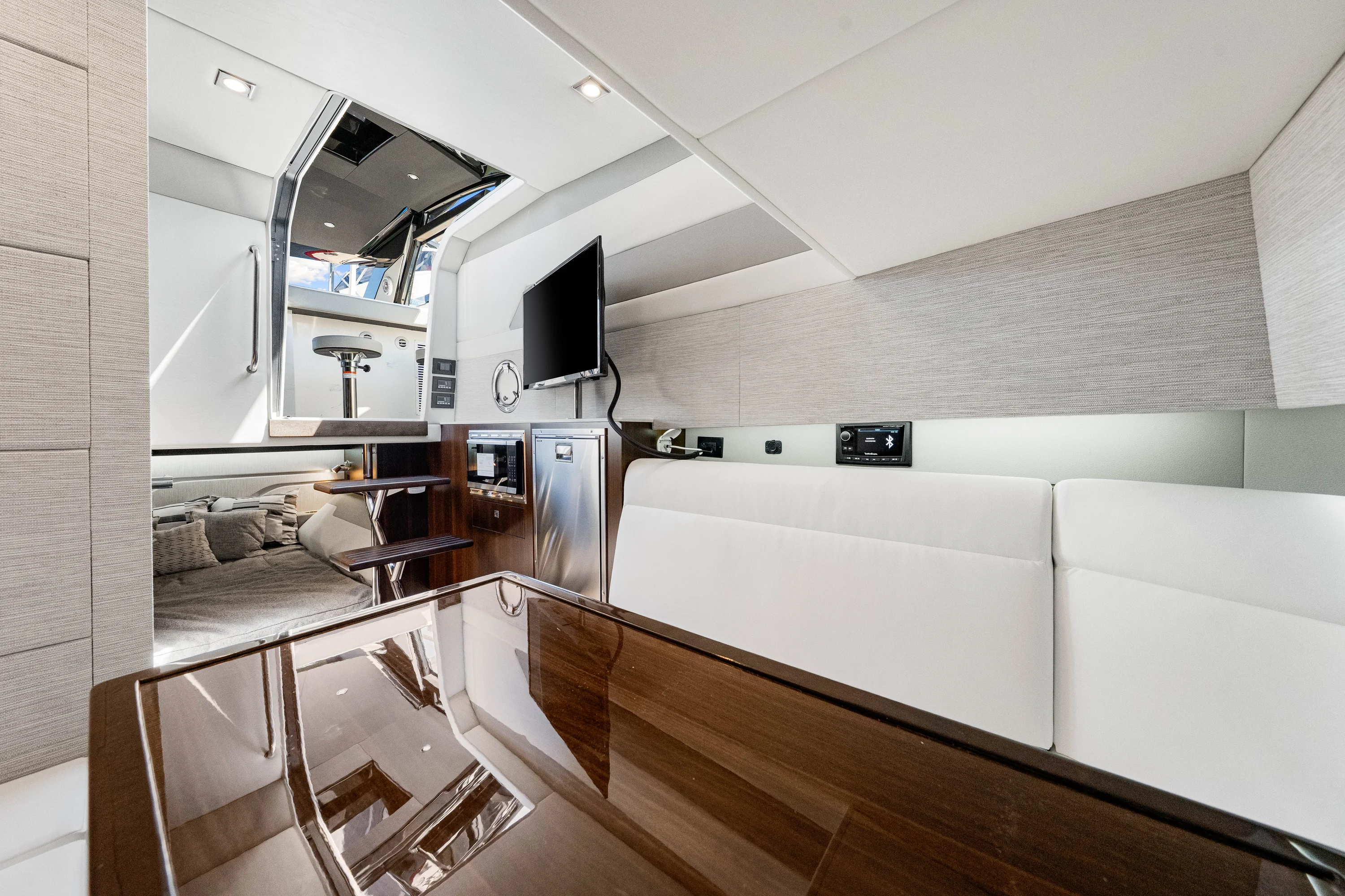 2026 Cruisers Yachts 42 GLS Outboard Image Thumbnail #92