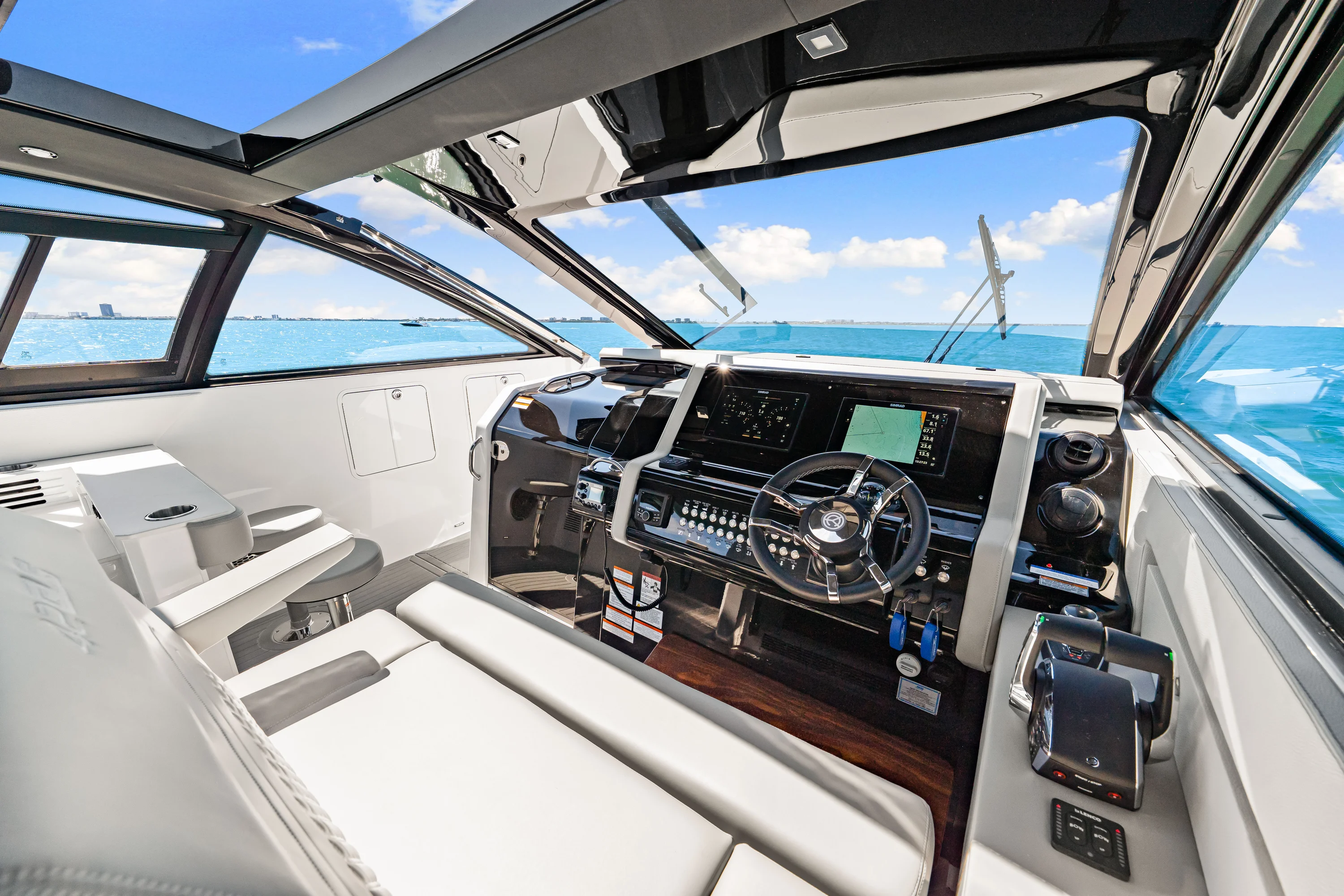 2026 Cruisers Yachts 42 GLS Outboard Image Thumbnail #9