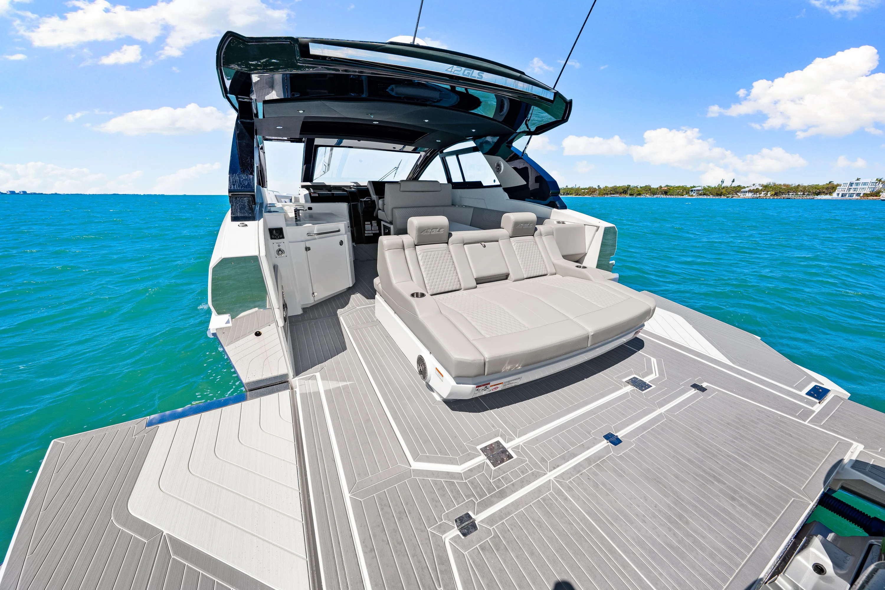 2026 Cruisers Yachts 42 GLS Outboard Image Thumbnail #19