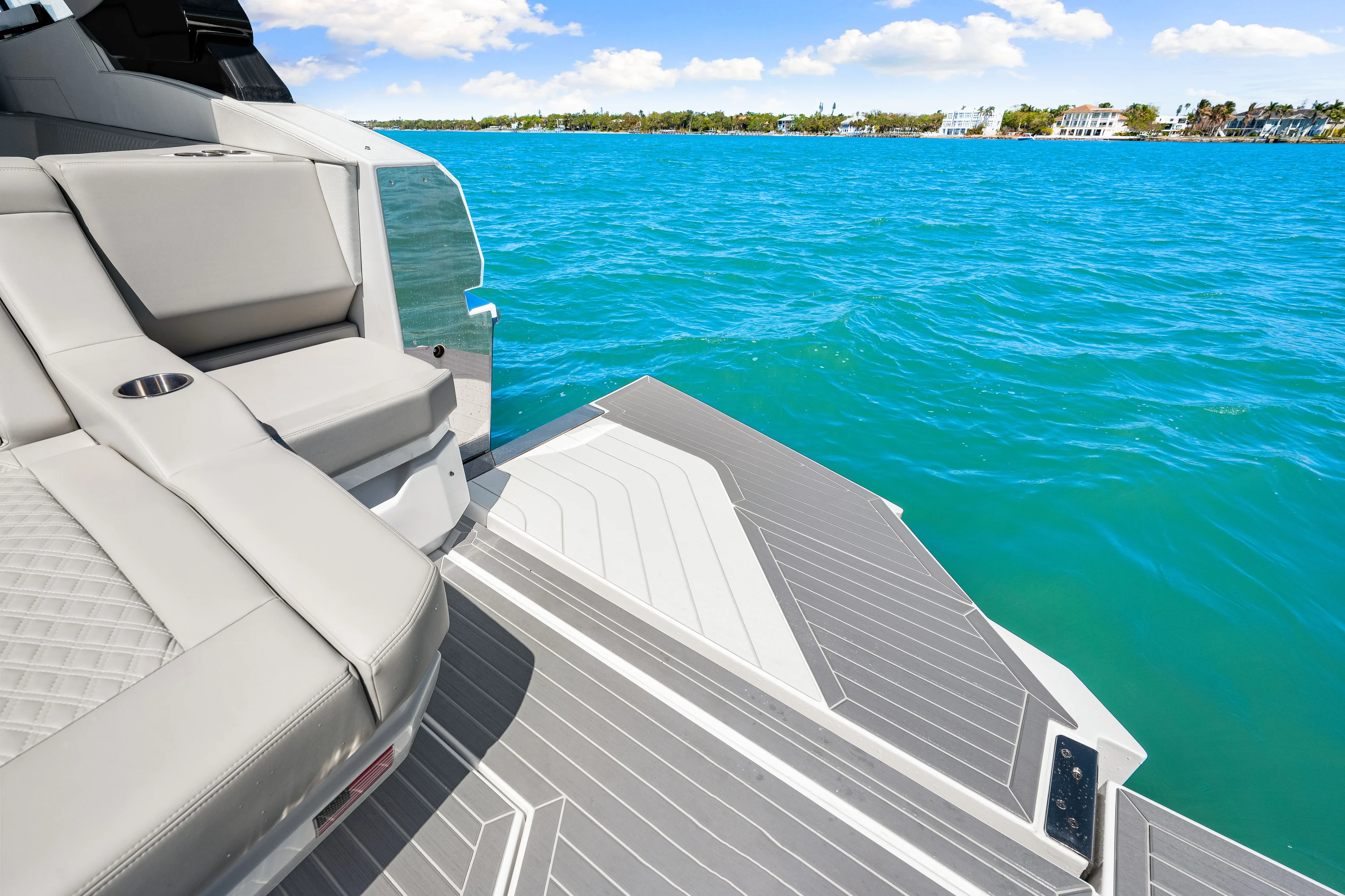 2026 Cruisers Yachts 42 GLS Outboard Image Thumbnail #18