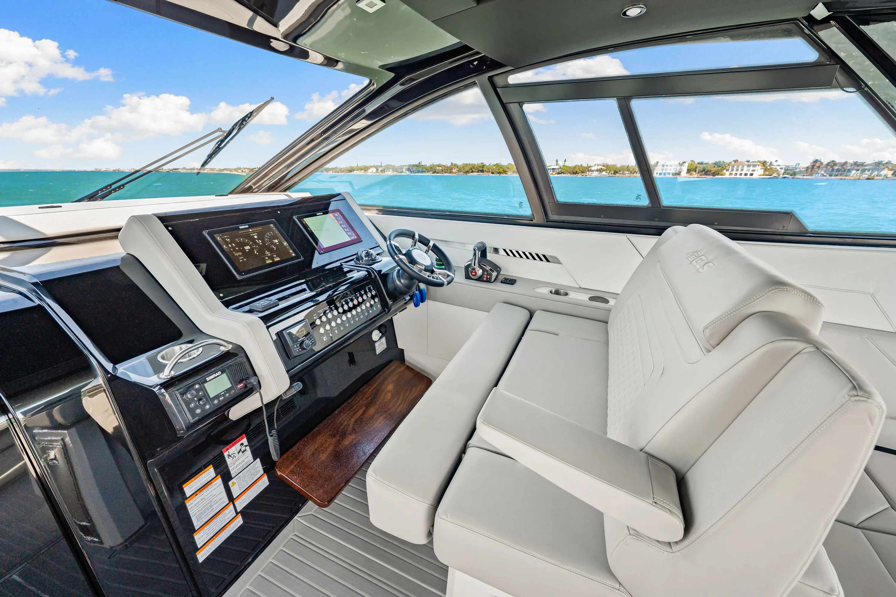 2026 Cruisers Yachts 42 GLS Outboard Image Thumbnail #6