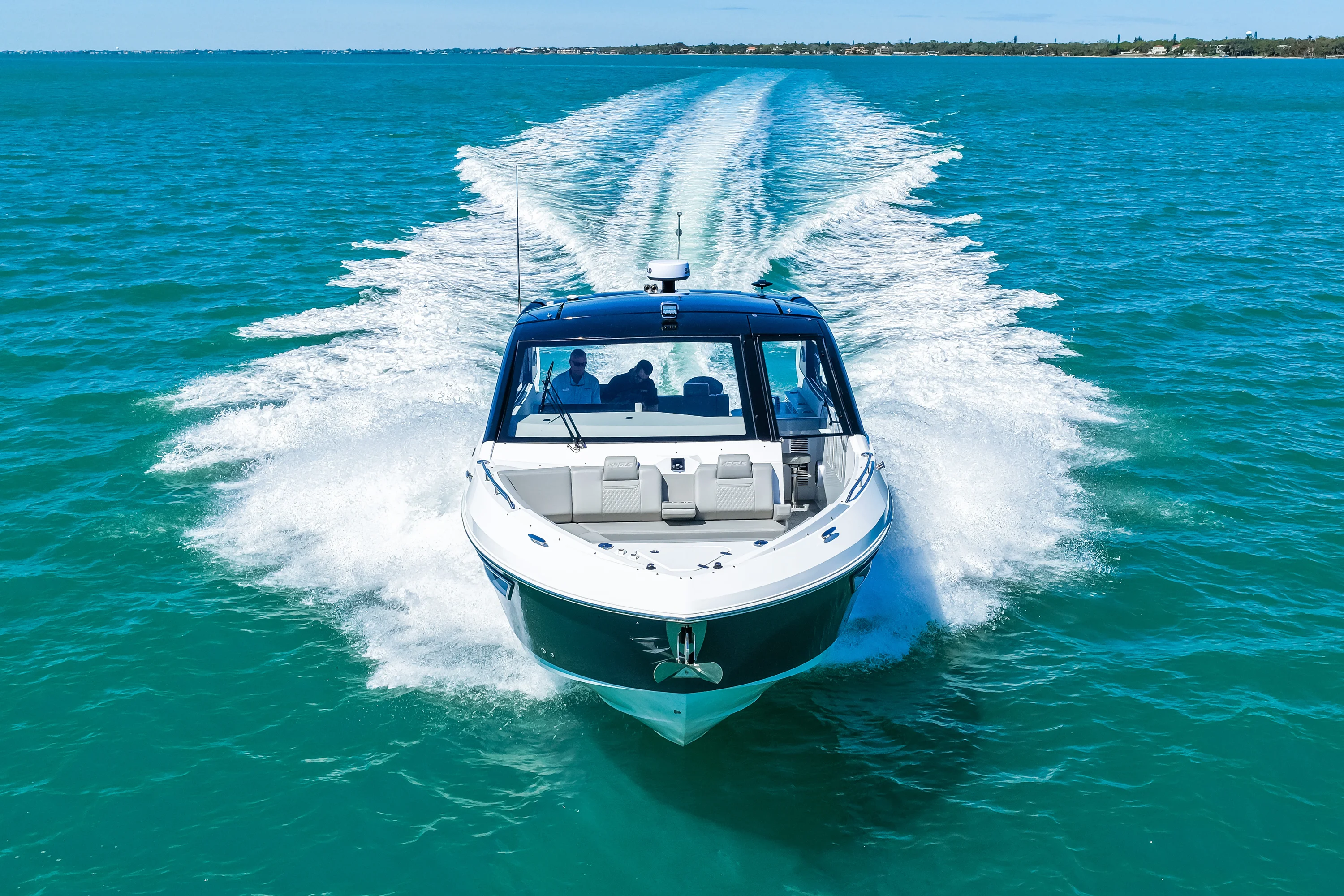 2026 Cruisers Yachts 42 GLS Outboard Image Thumbnail #54