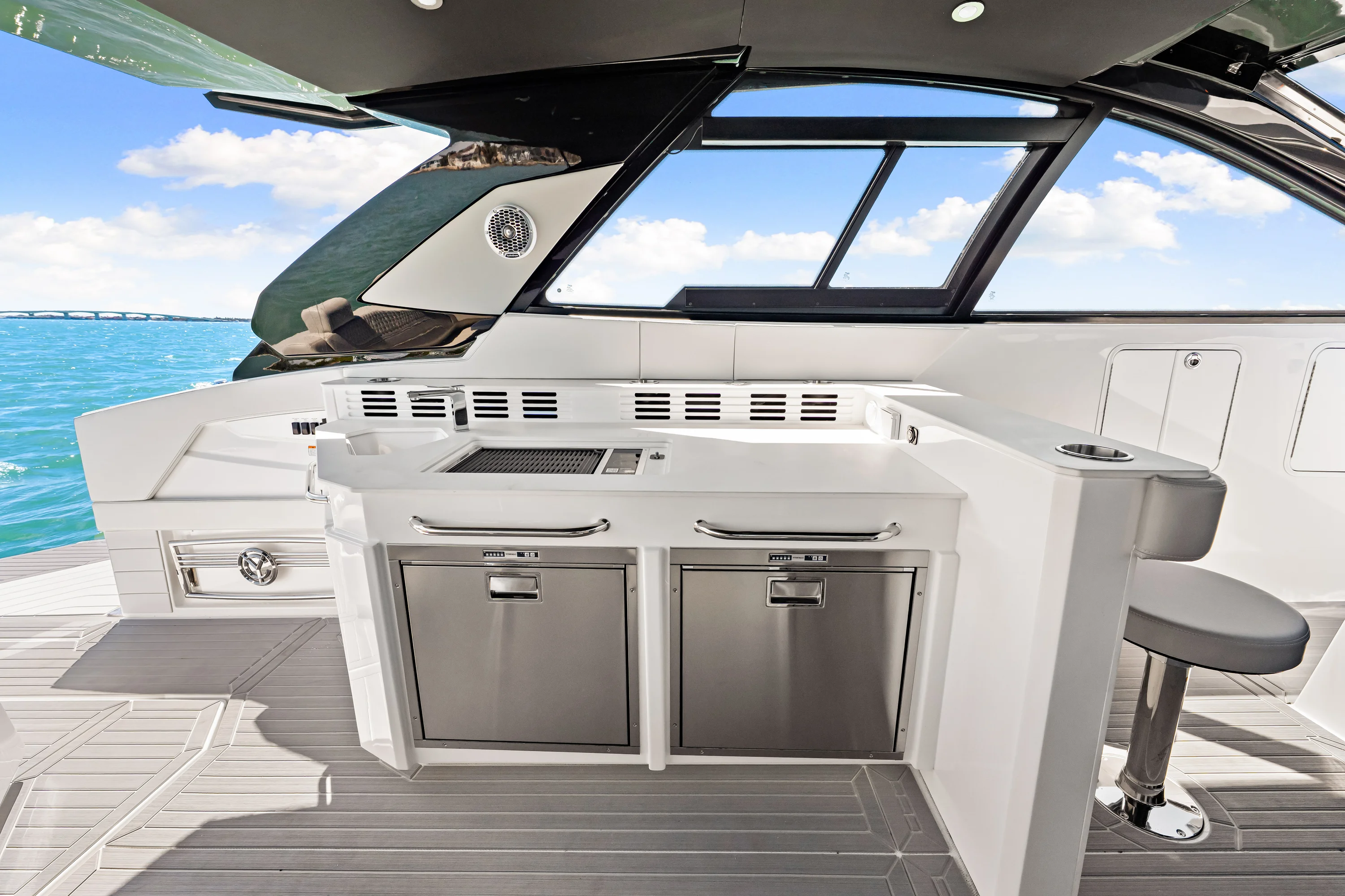 2026 Cruisers Yachts 42 GLS Outboard Image Thumbnail #4