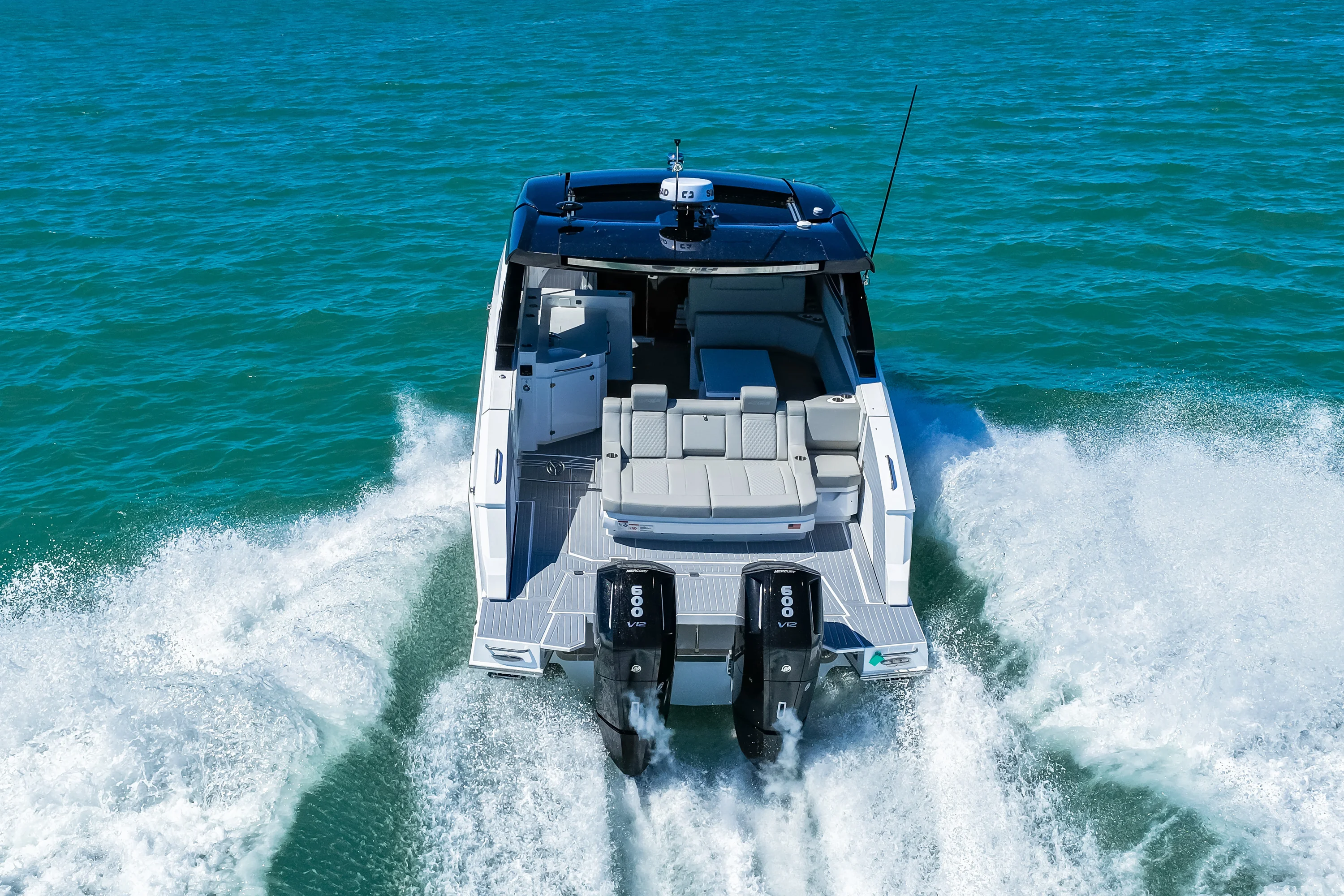 2026 Cruisers Yachts 42 GLS Outboard Image Thumbnail #38