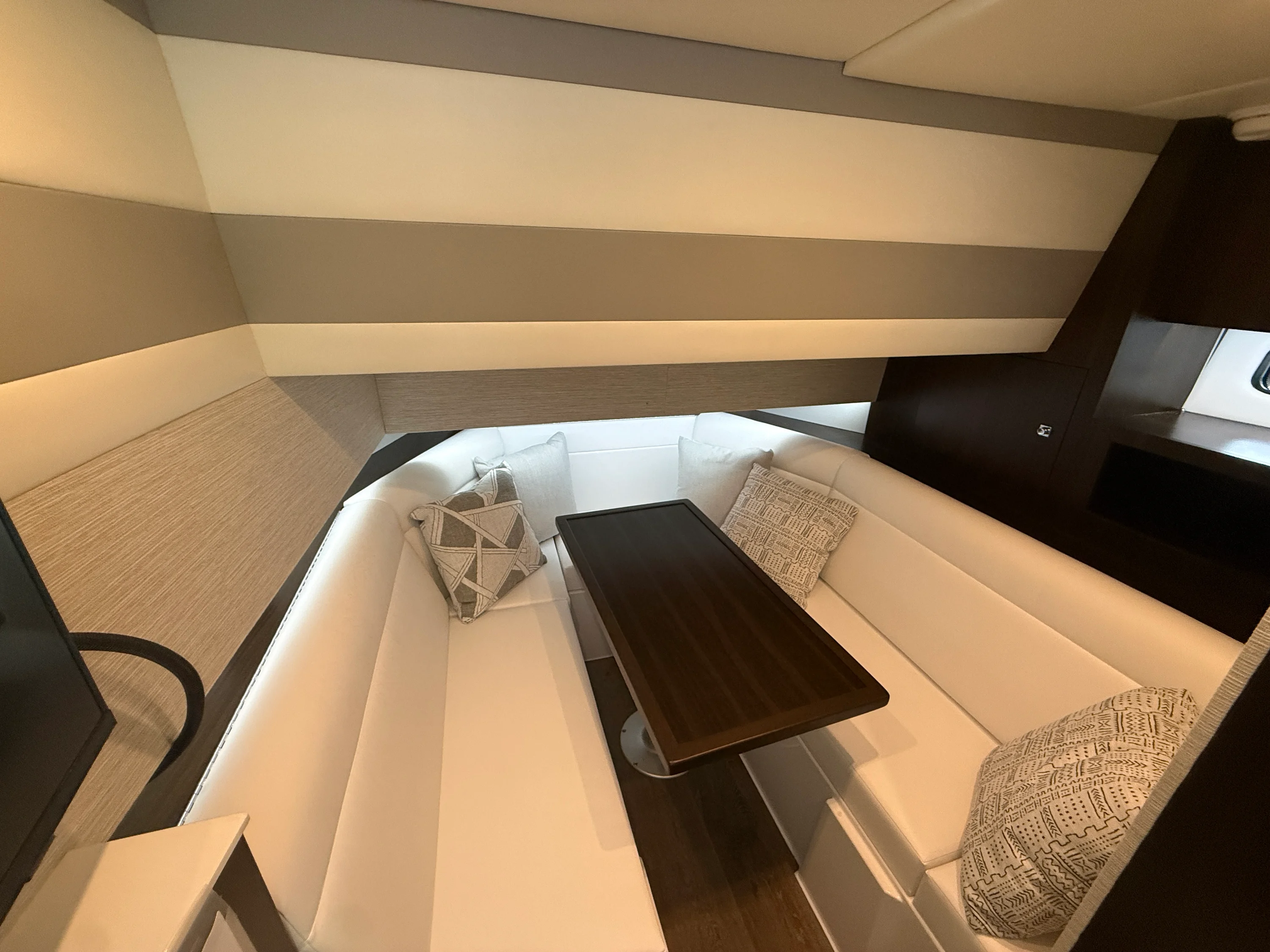 2027 Cruisers Yachts 42GLS-OB Image Thumbnail #21