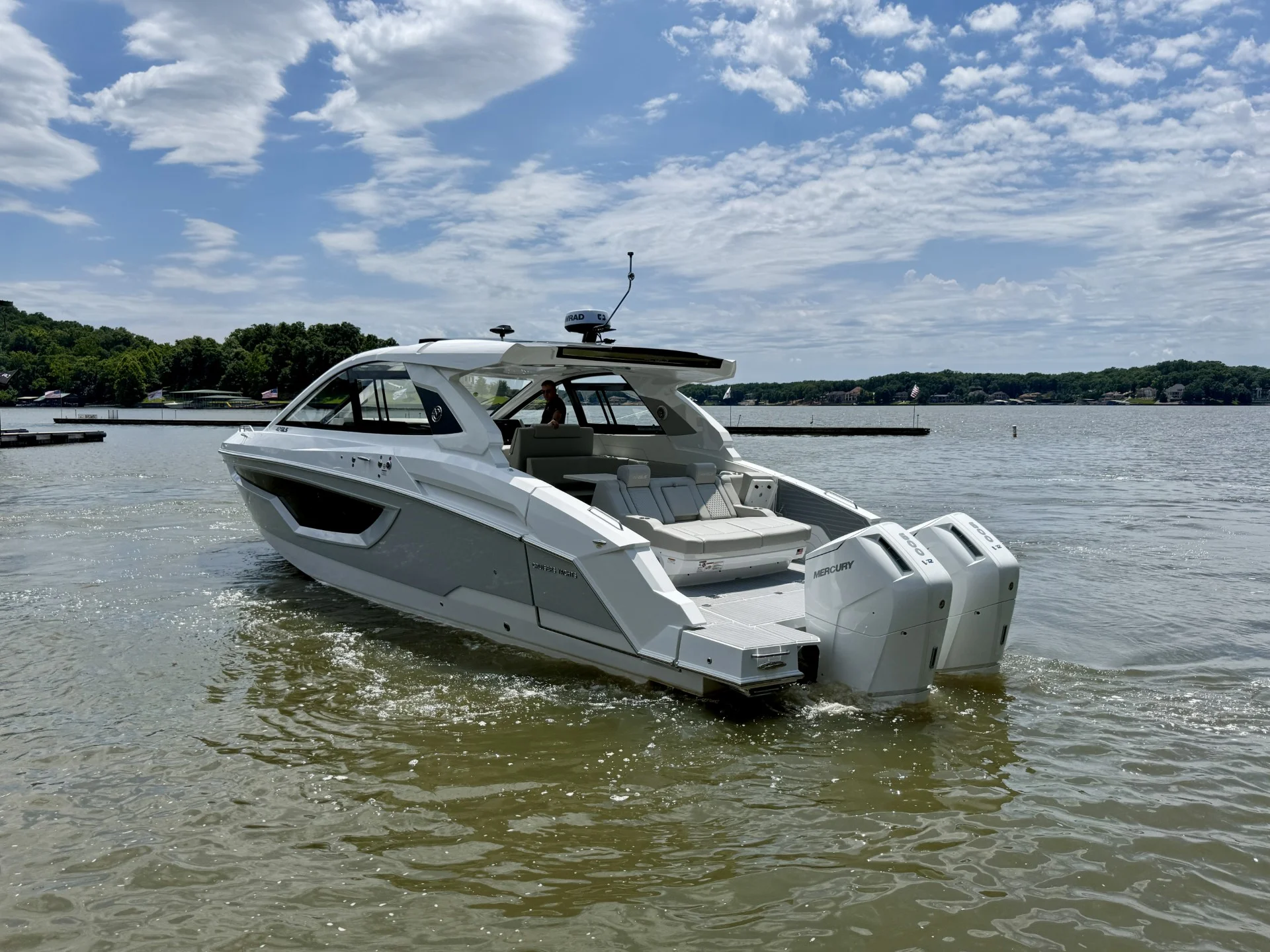 2027 Cruisers Yachts 42GLS-OB Image Thumbnail #2