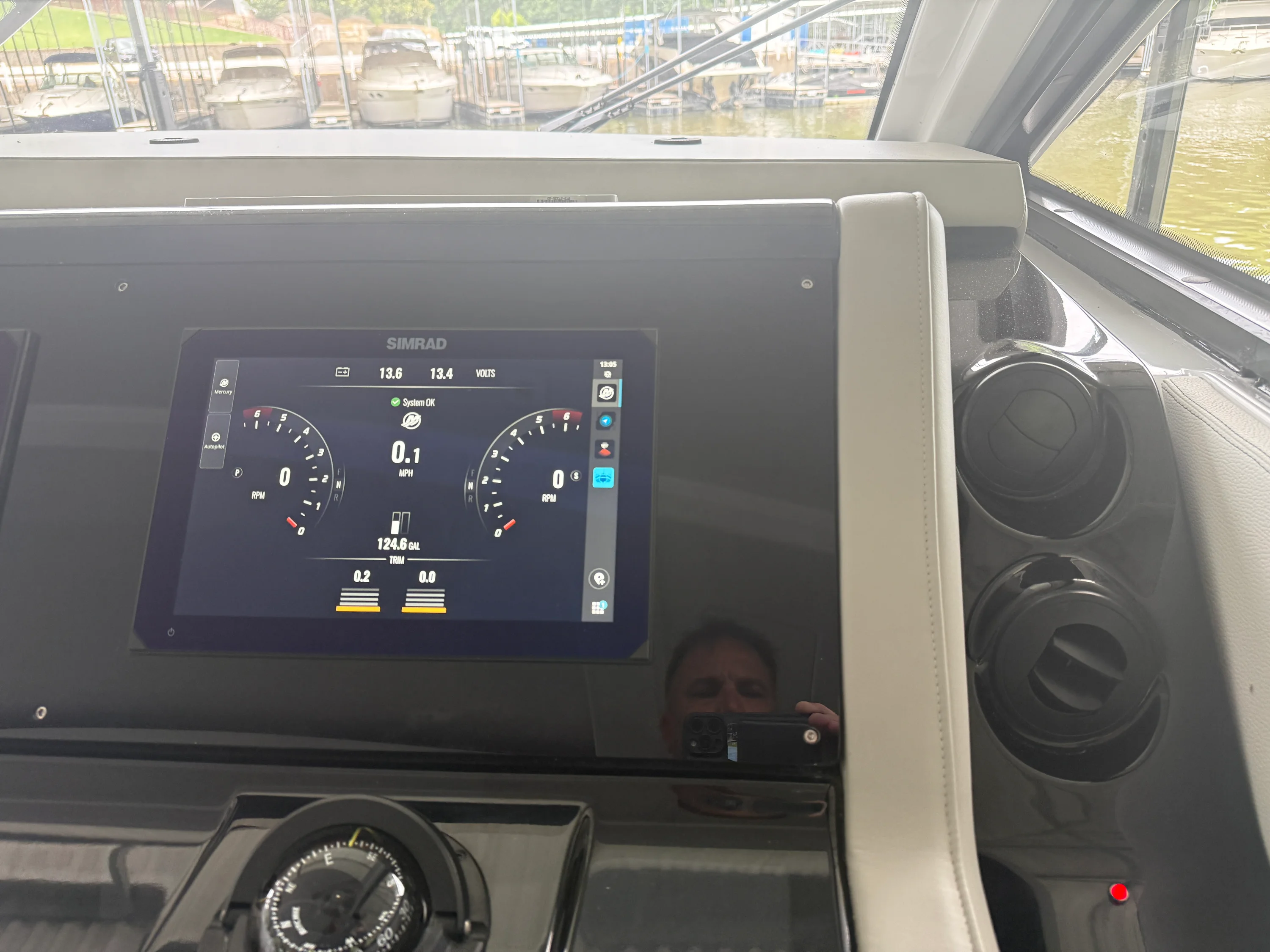 2027 Cruisers Yachts 42GLS-OB Image Thumbnail #7