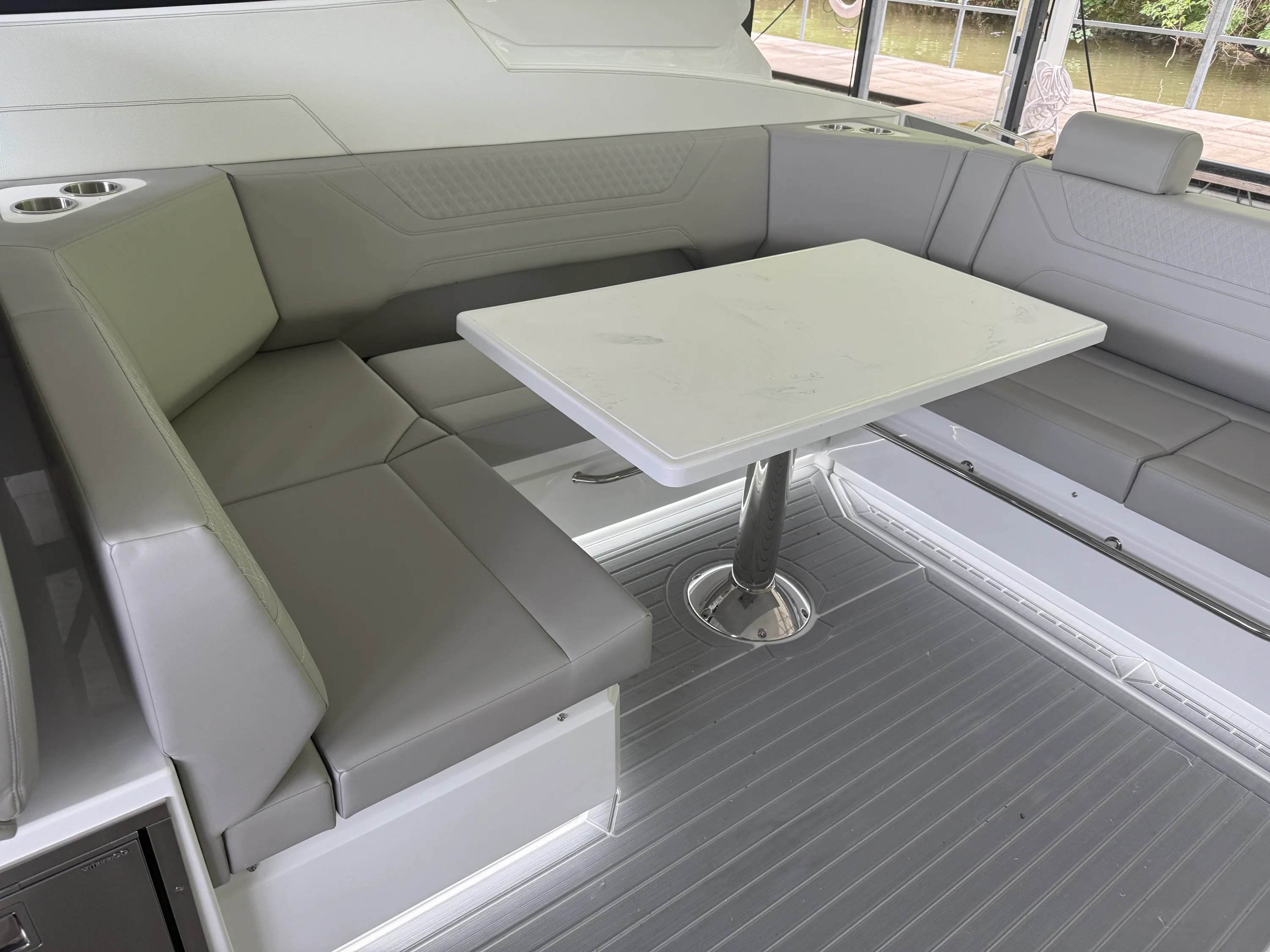 2027 Cruisers Yachts 42GLS-OB Image Thumbnail #17