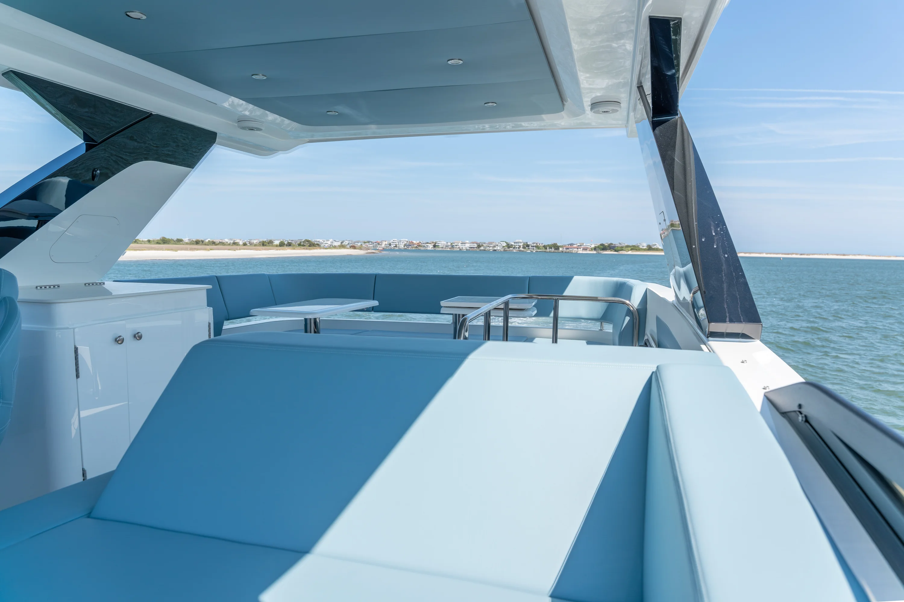 2026 Cruisers Yachts 50 FLY Image Thumbnail #35