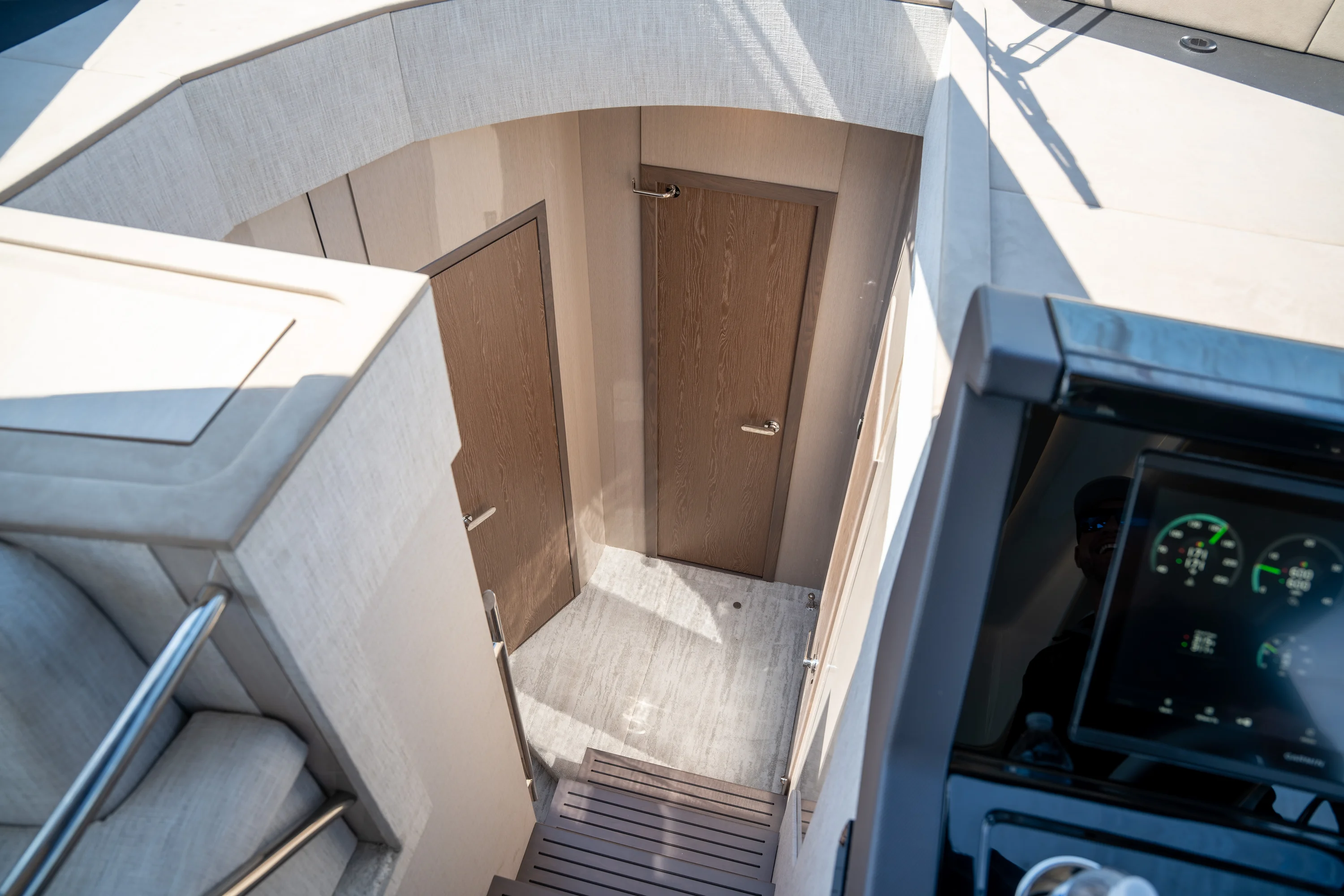 2026 Cruisers Yachts 50 FLY Image Thumbnail #16