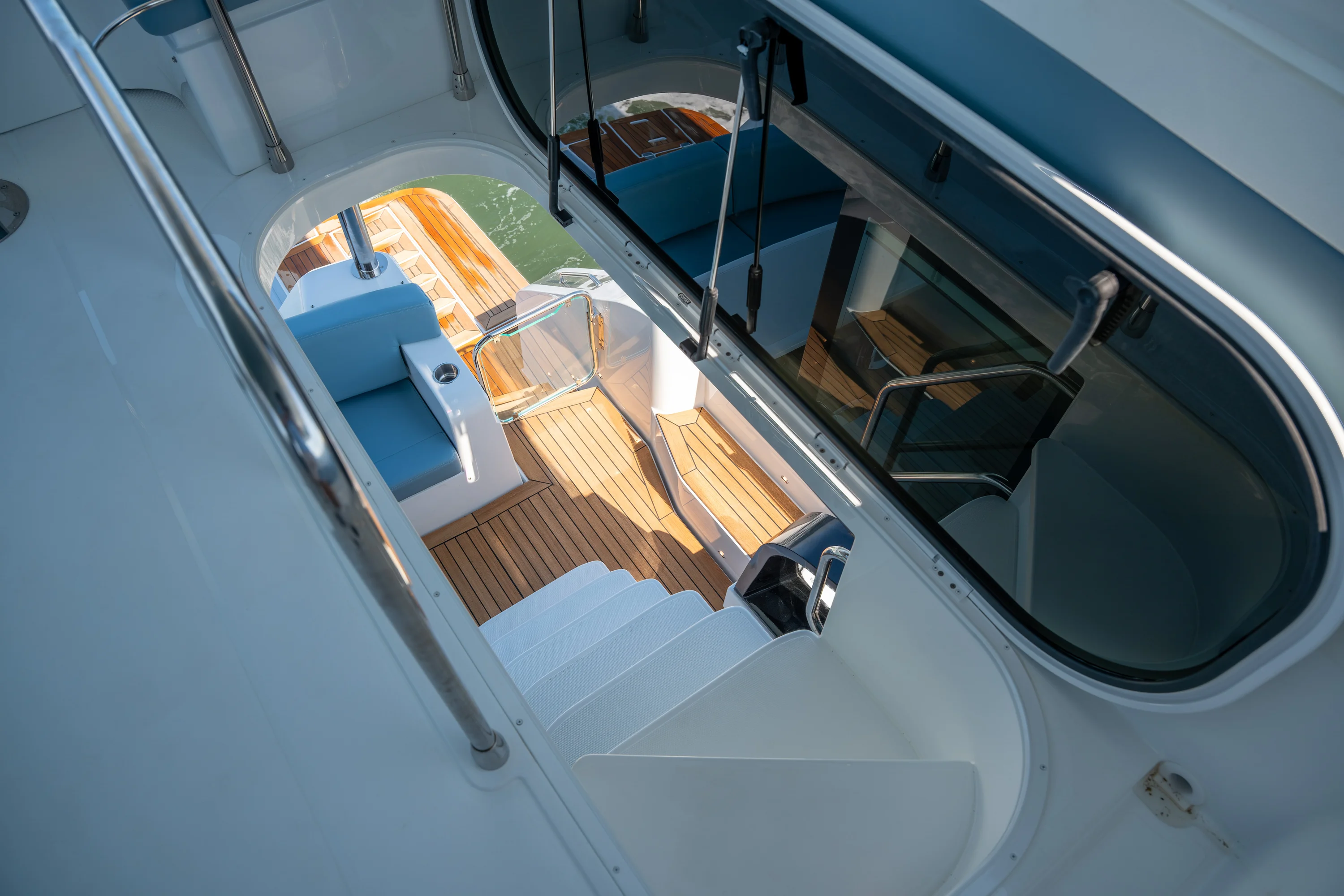 2026 Cruisers Yachts 50 FLY Image Thumbnail #36