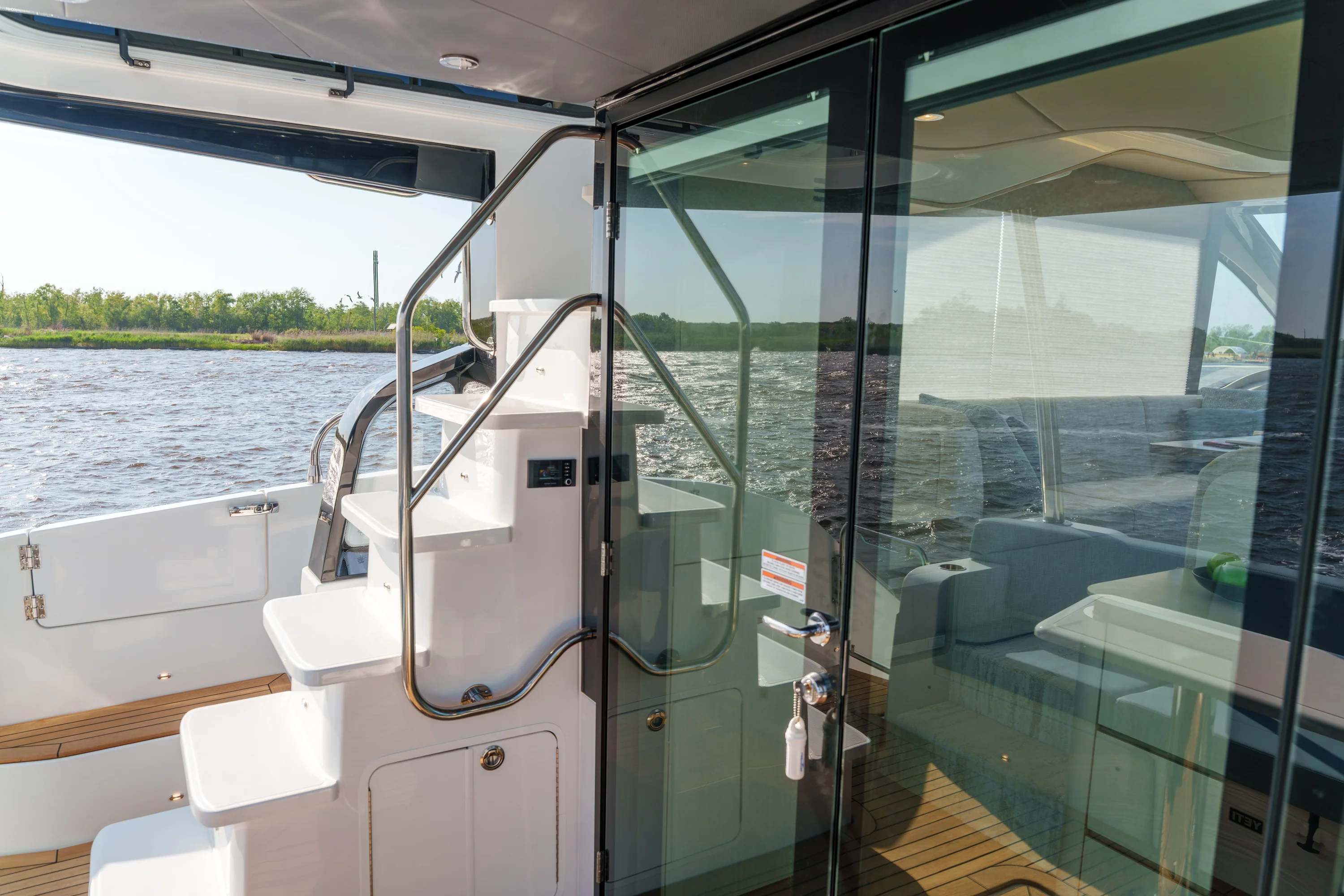 2026 Cruisers Yachts 50 FLY Image Thumbnail #45