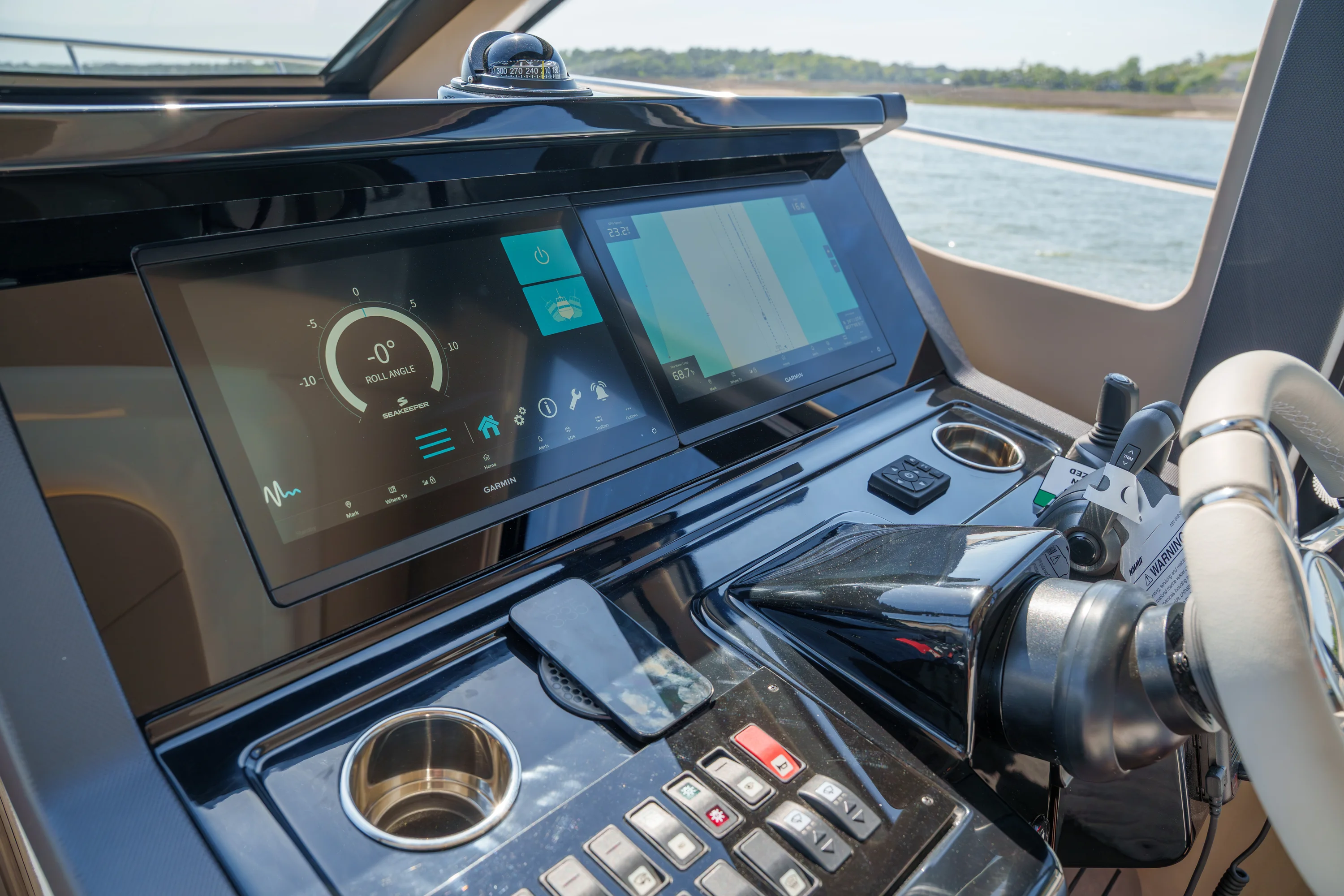 2026 Cruisers Yachts 50 FLY Image Thumbnail #38