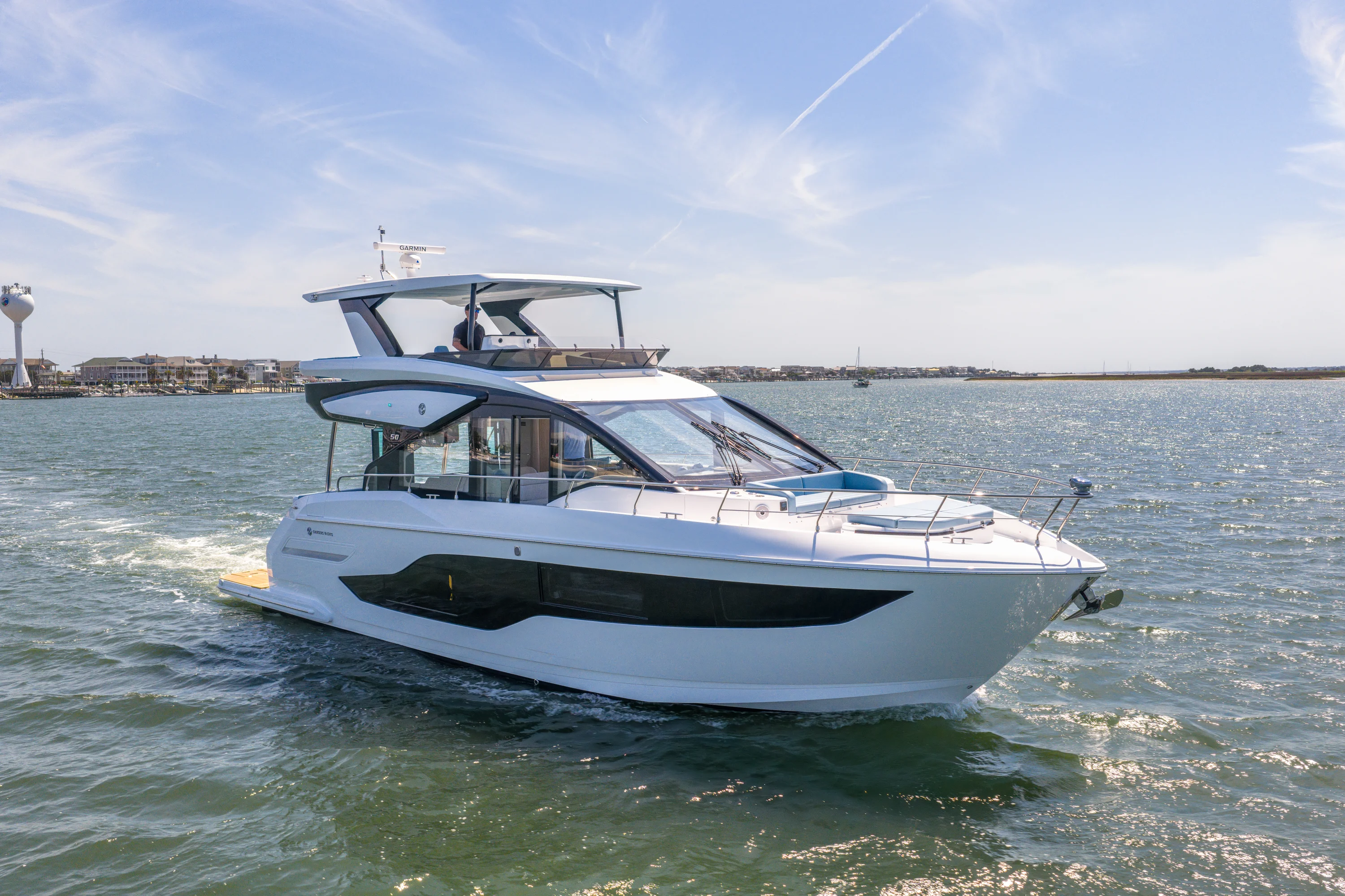 2026 Cruisers Yachts 50 FLY Image Thumbnail #0