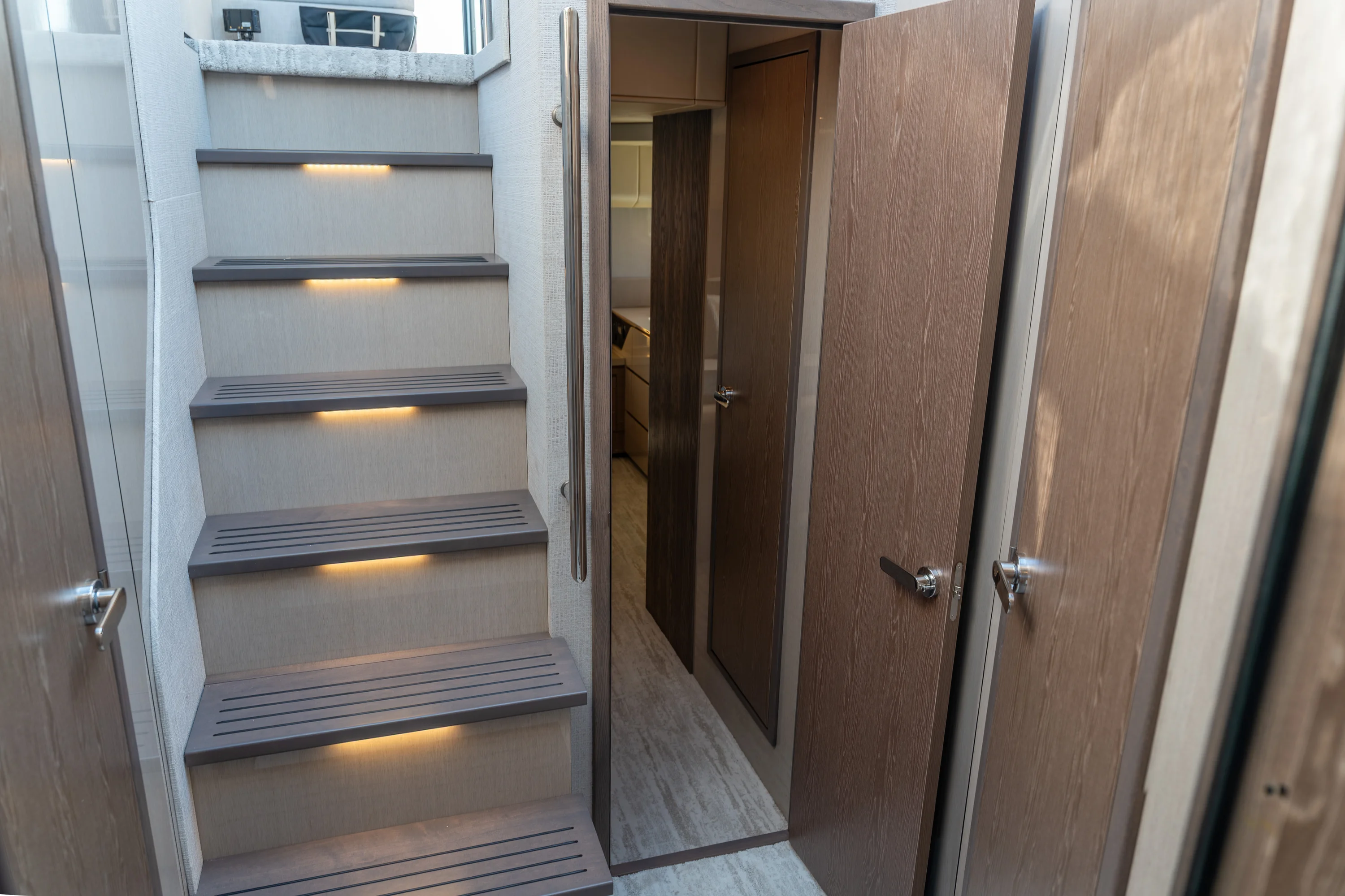 2026 Cruisers Yachts 50 FLY Image Thumbnail #41