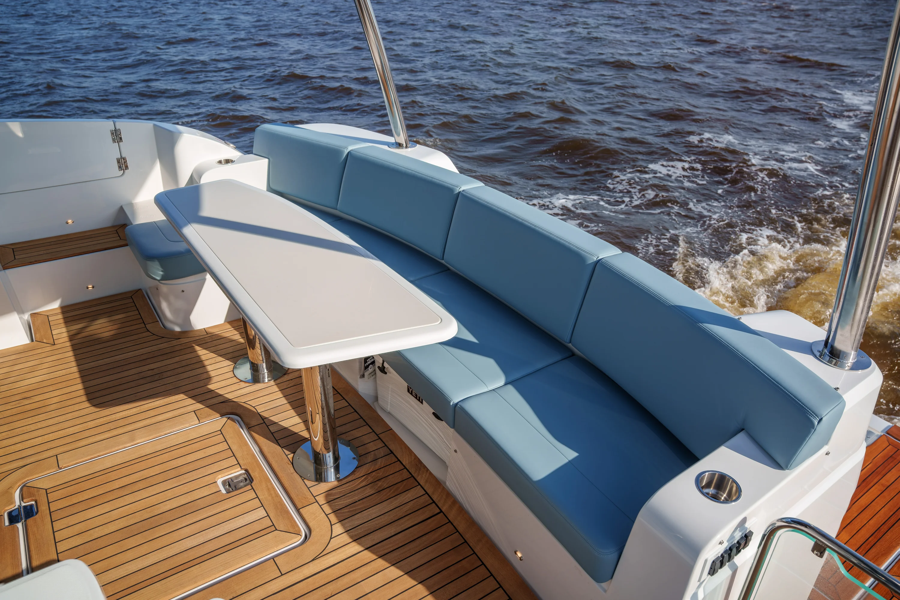 2026 Cruisers Yachts 50 FLY Image Thumbnail #44