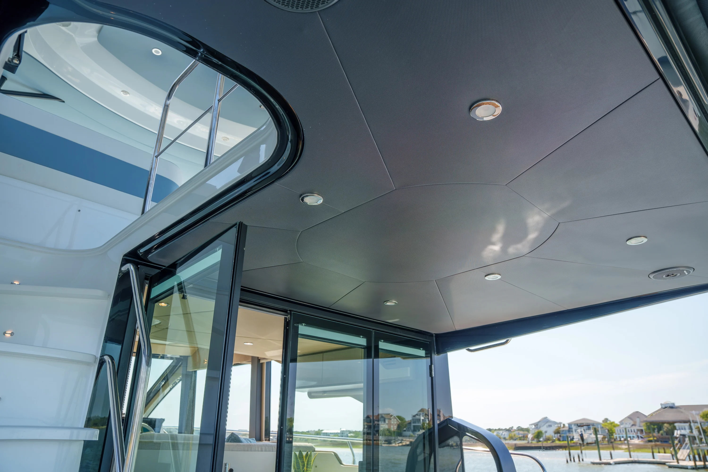 2026 Cruisers Yachts 50 FLY Image Thumbnail #23