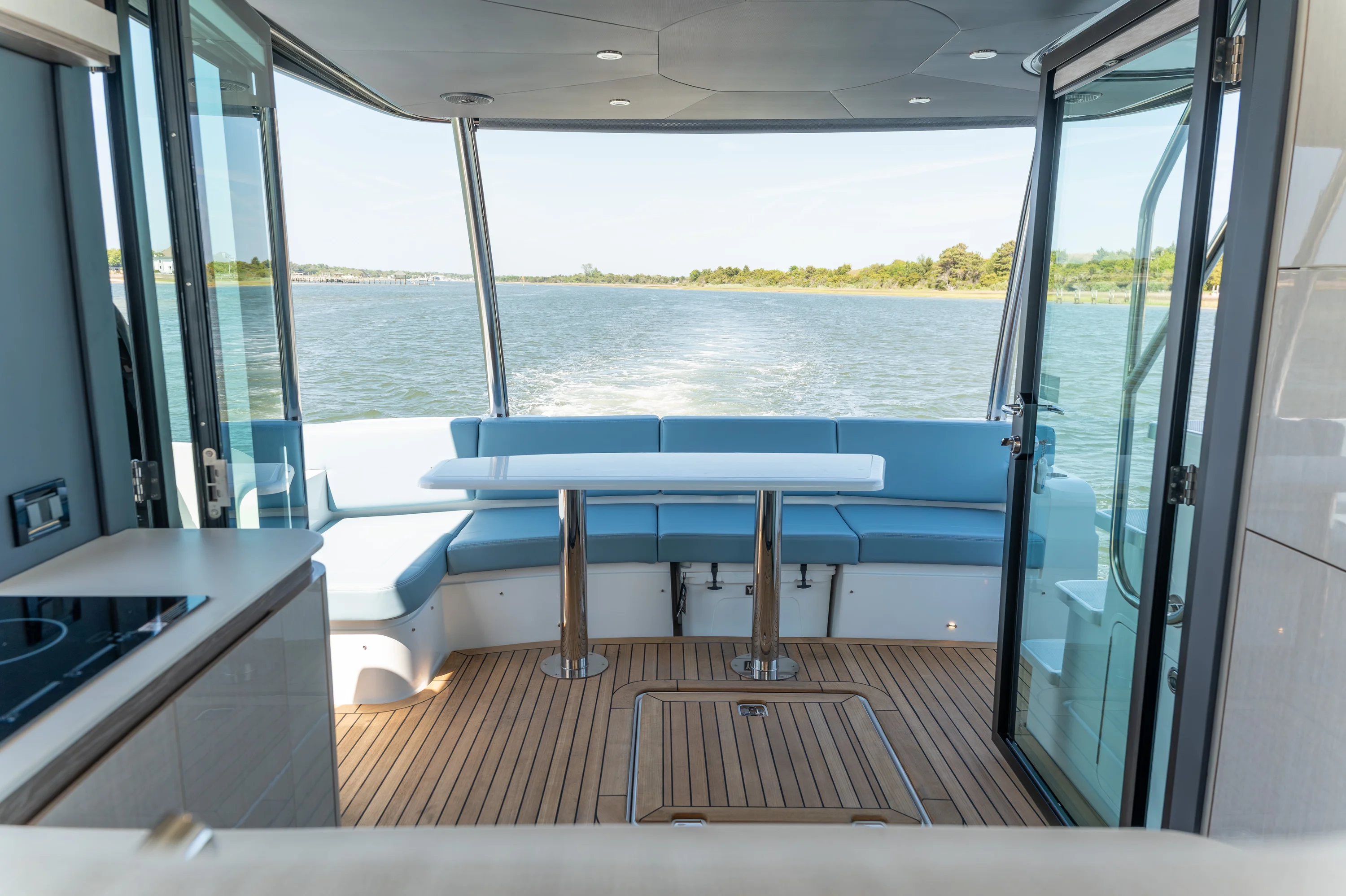 2026 Cruisers Yachts 50 FLY Image Thumbnail #32