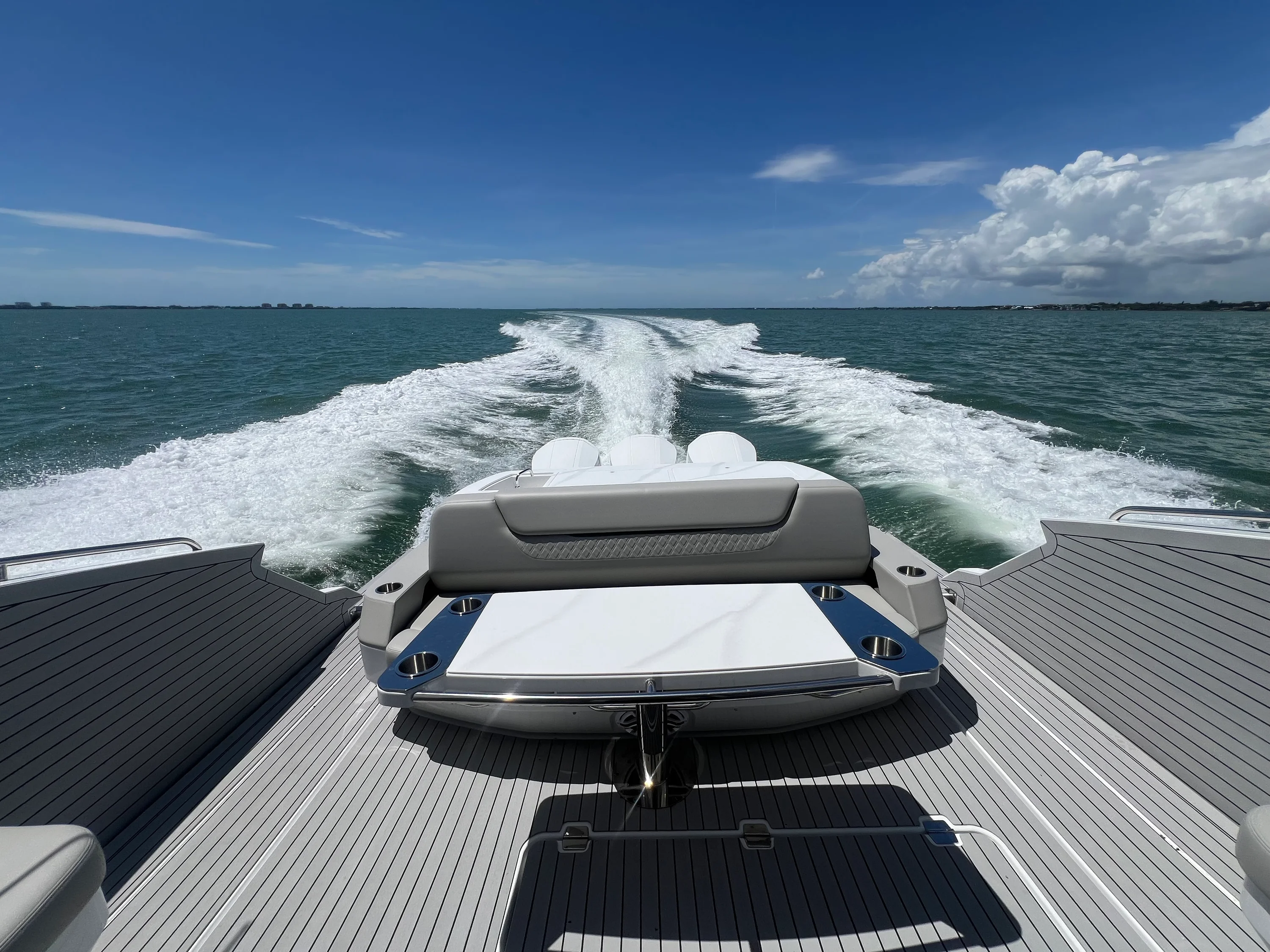 2026 Cruisers Yachts 50GLS OB Image Thumbnail #44