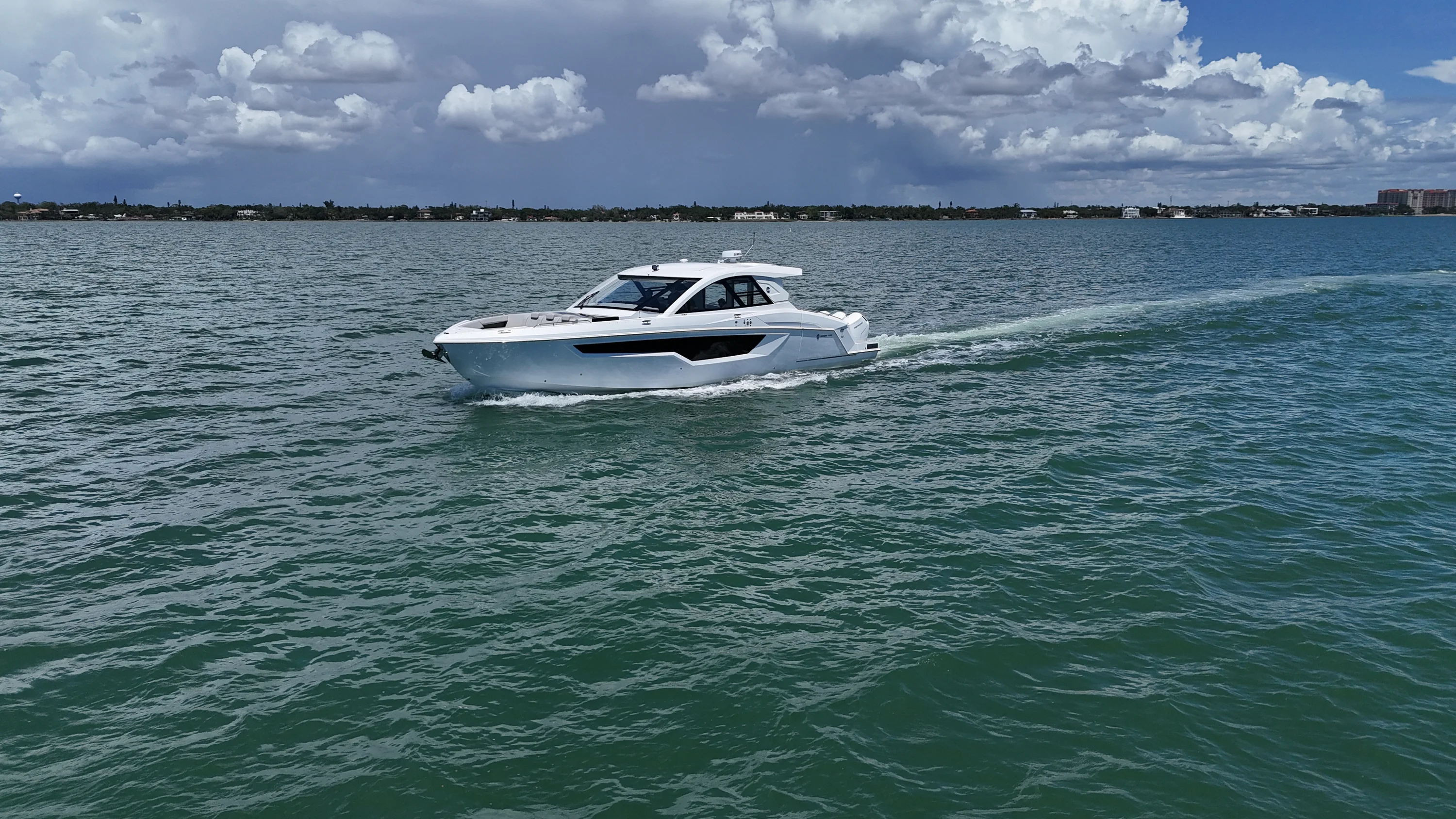 2026 Cruisers Yachts 50GLS OB Image Thumbnail #39