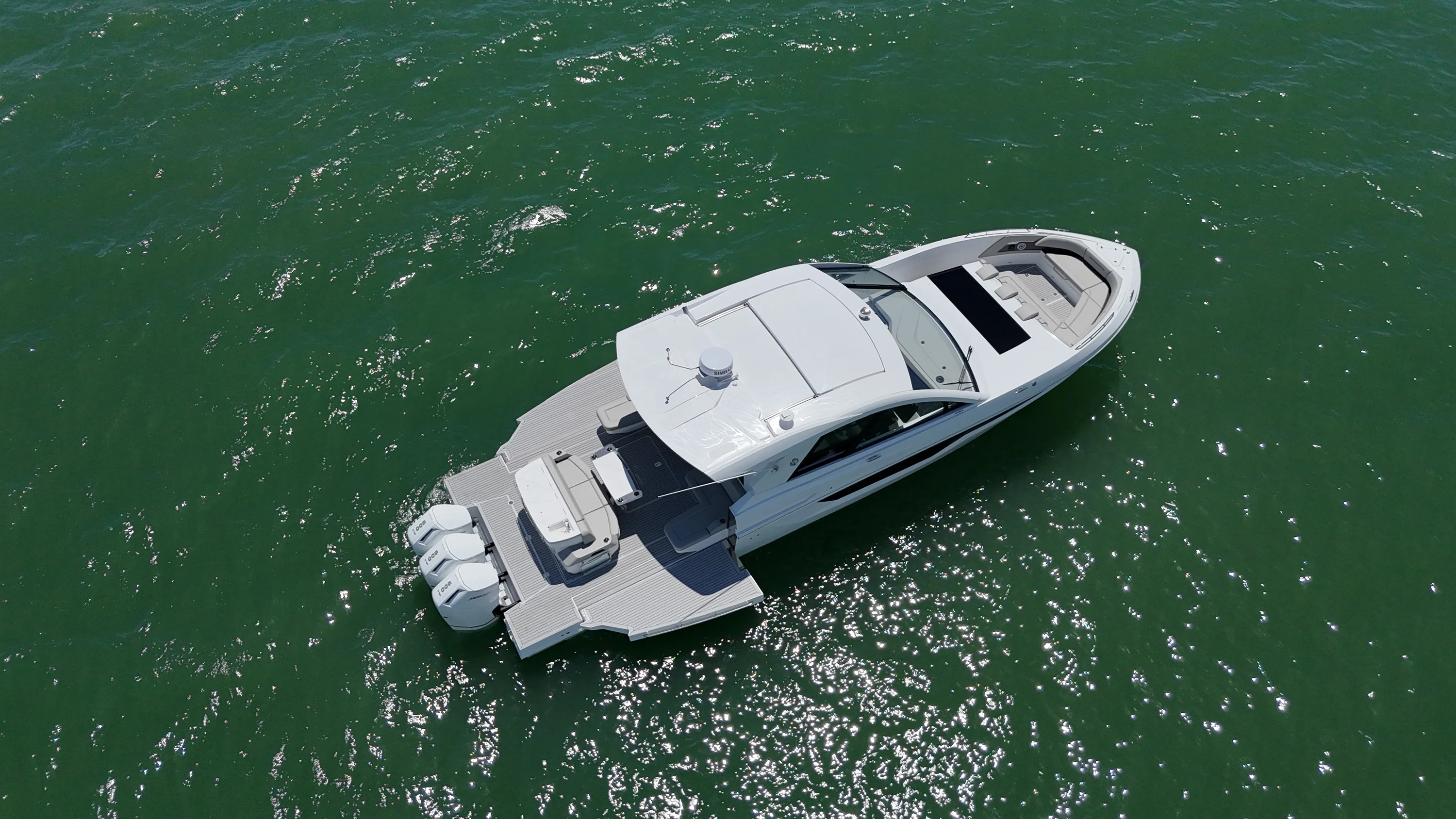 2026 Cruisers Yachts 50GLS OB Image Thumbnail #27