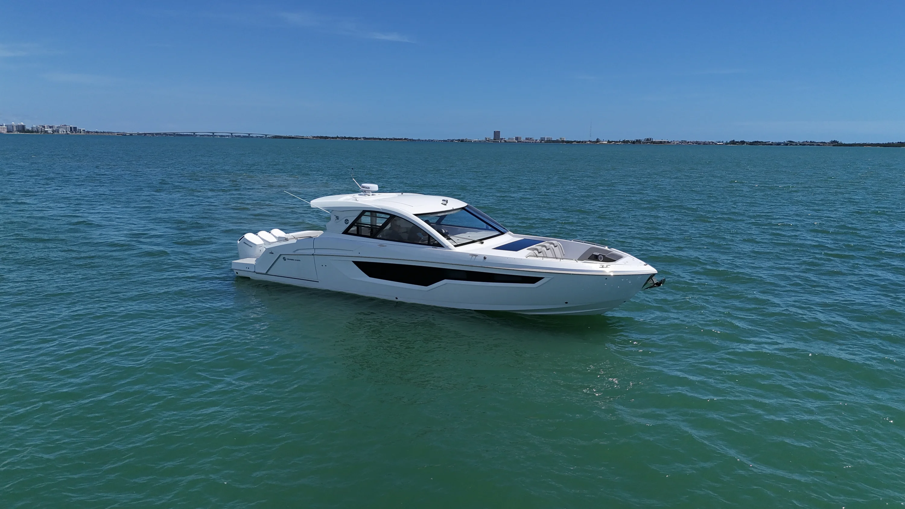 2026 Cruisers Yachts 50GLS OB Image Thumbnail #17