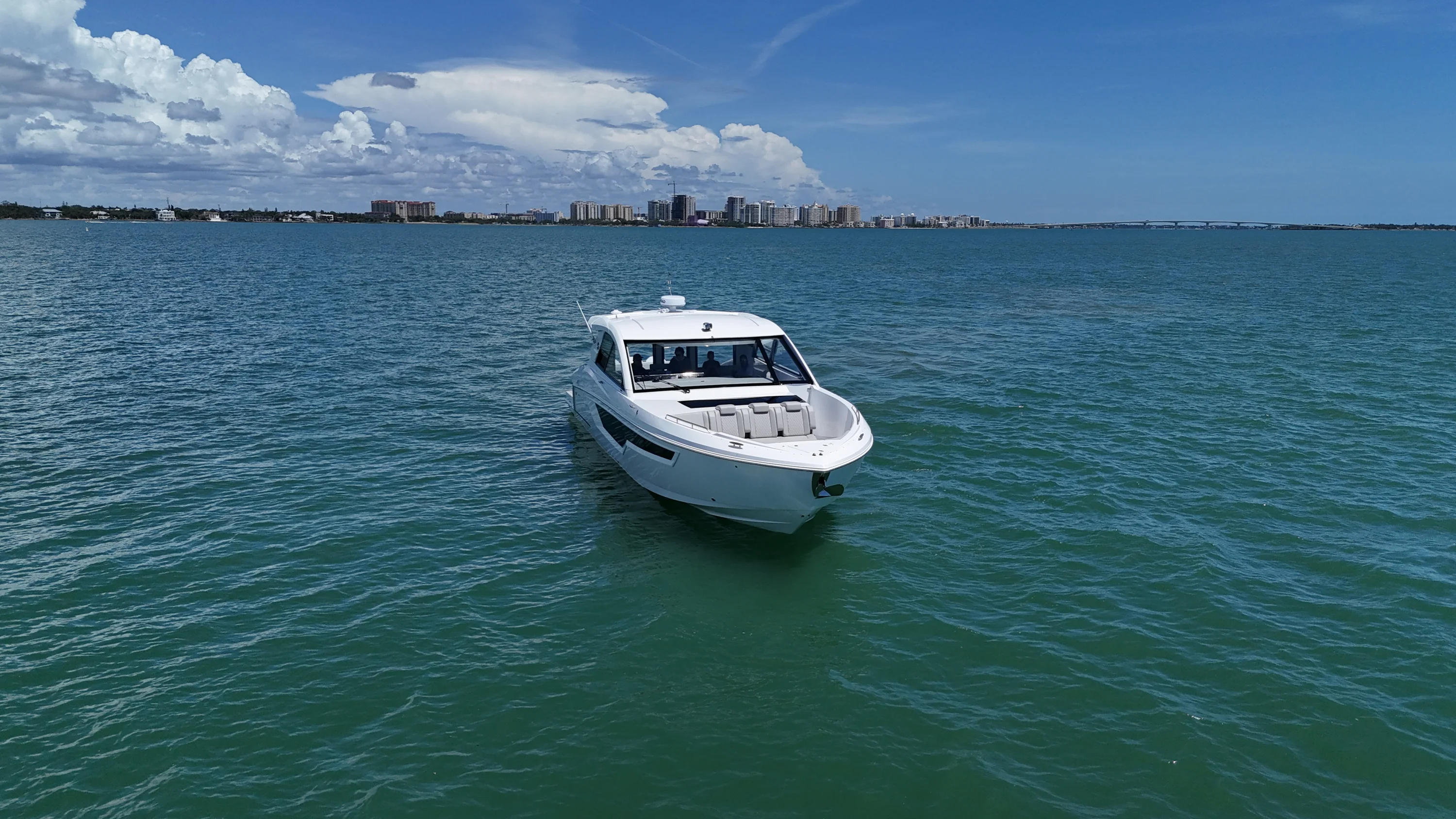 2026 Cruisers Yachts 50GLS OB Image Thumbnail #19
