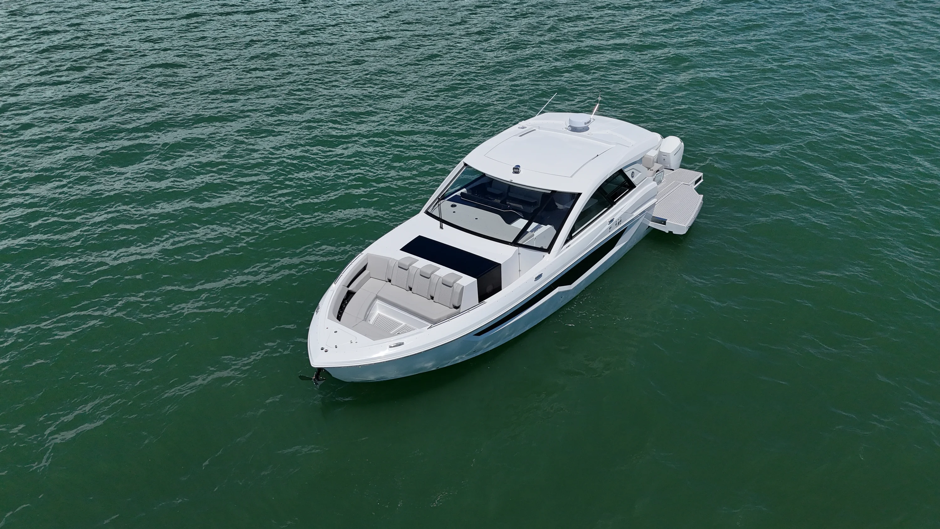 2026 Cruisers Yachts 50GLS OB Image Thumbnail #31