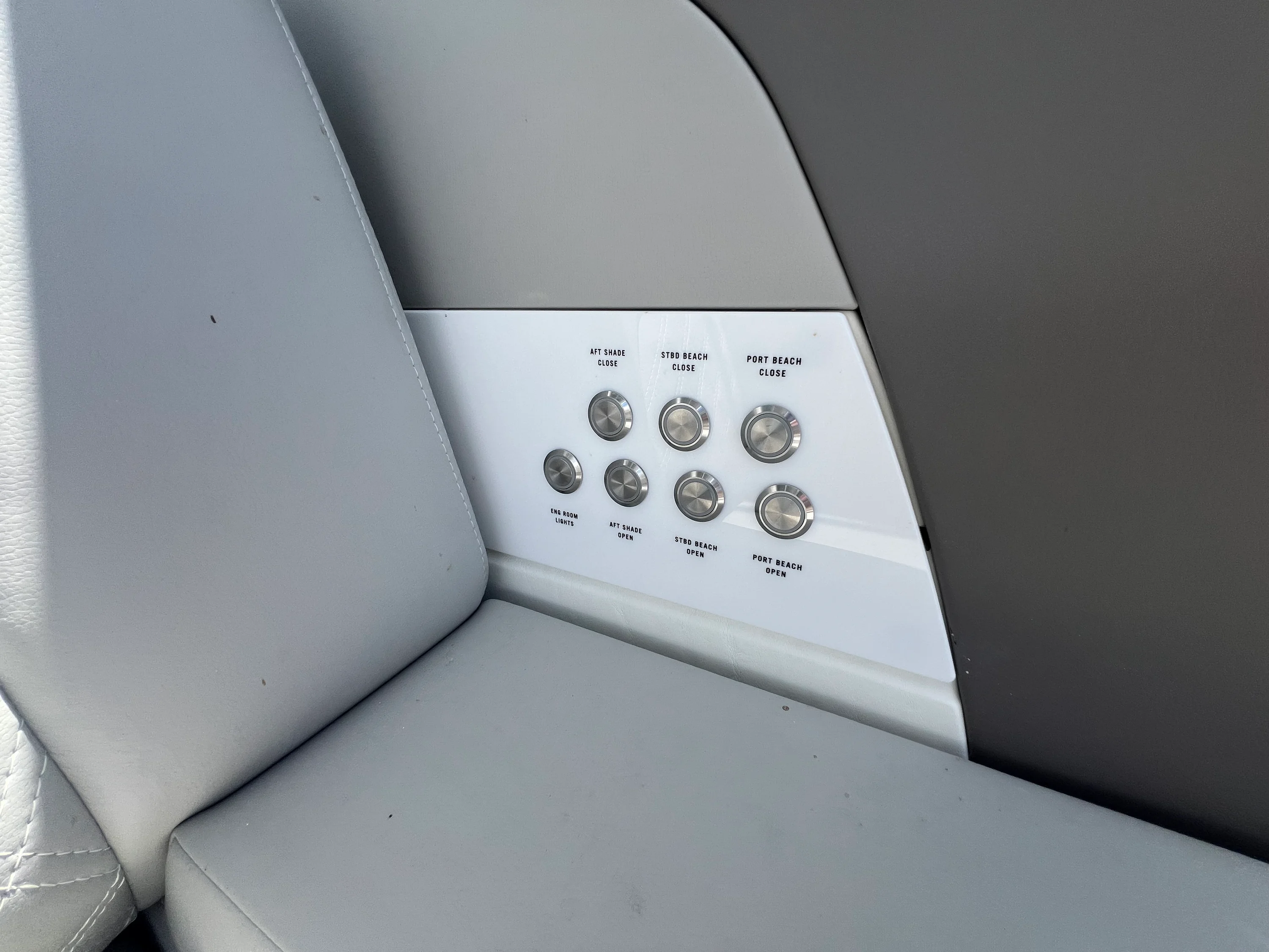 2026 Cruisers Yachts 50GLS OB Image Thumbnail #48