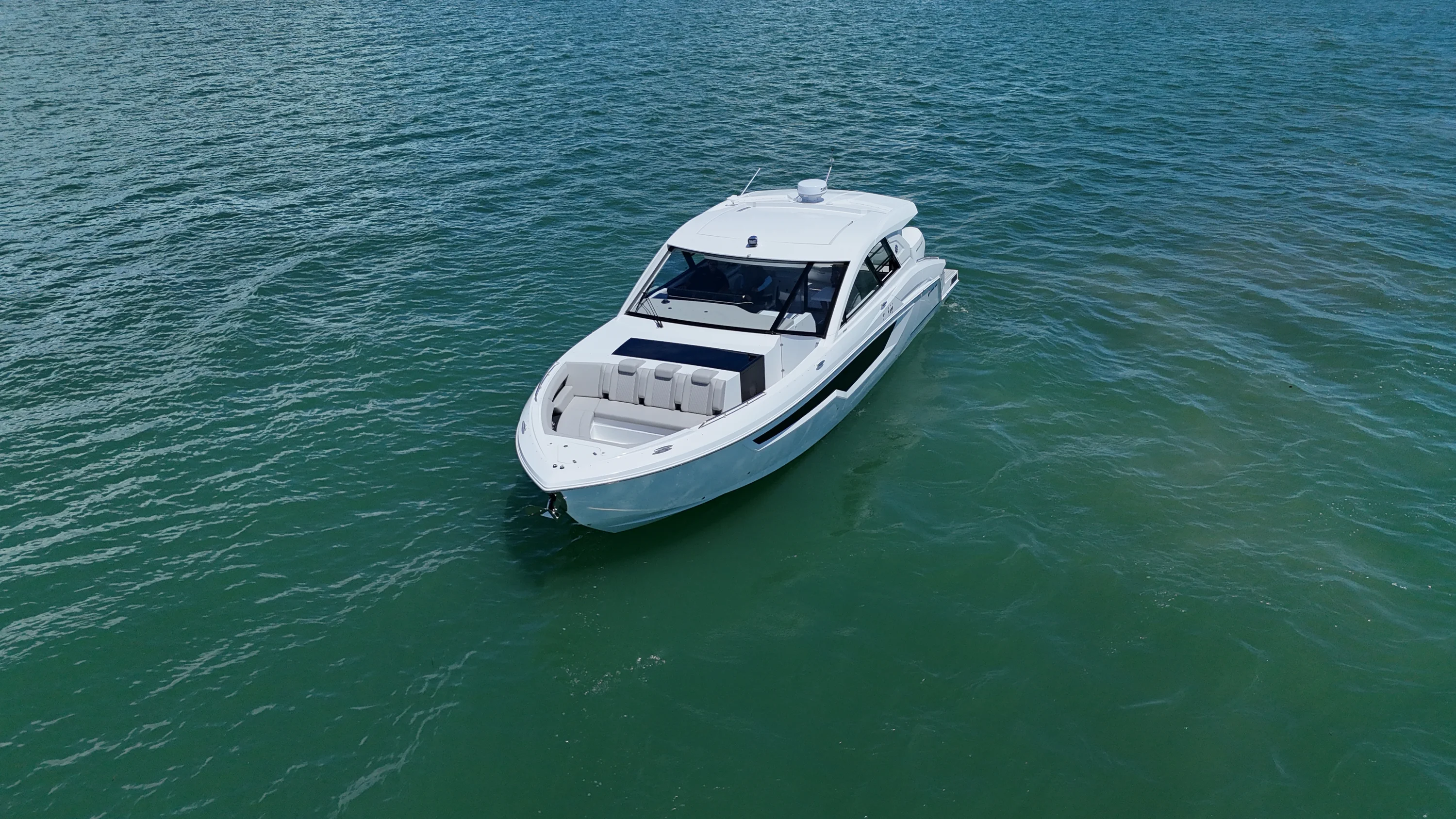 2026 Cruisers Yachts 50GLS OB Image Thumbnail #23